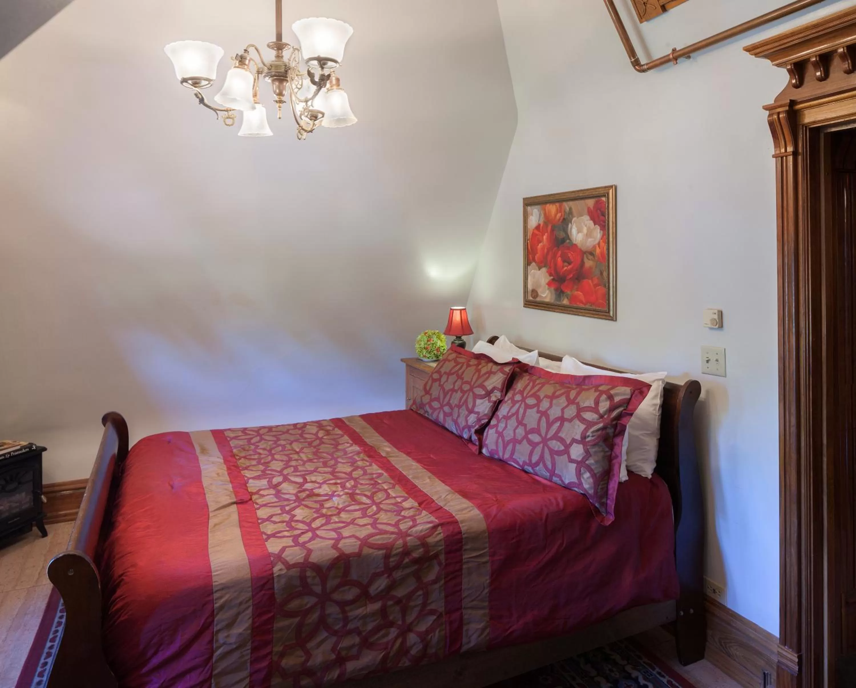 Standard Queen Room in Henderson Castle Inn