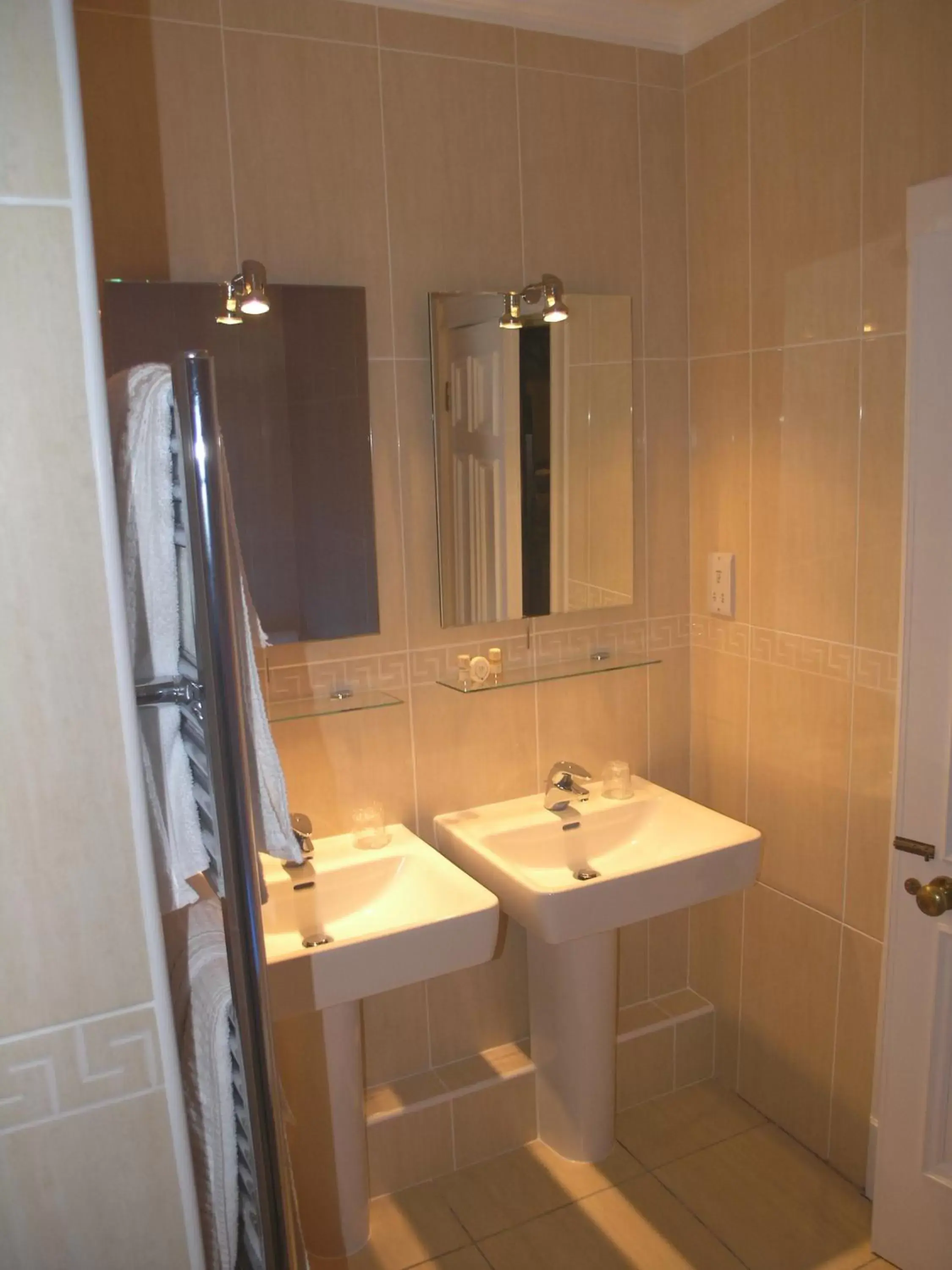 Bathroom in Best Western Plus West Retford Hotel