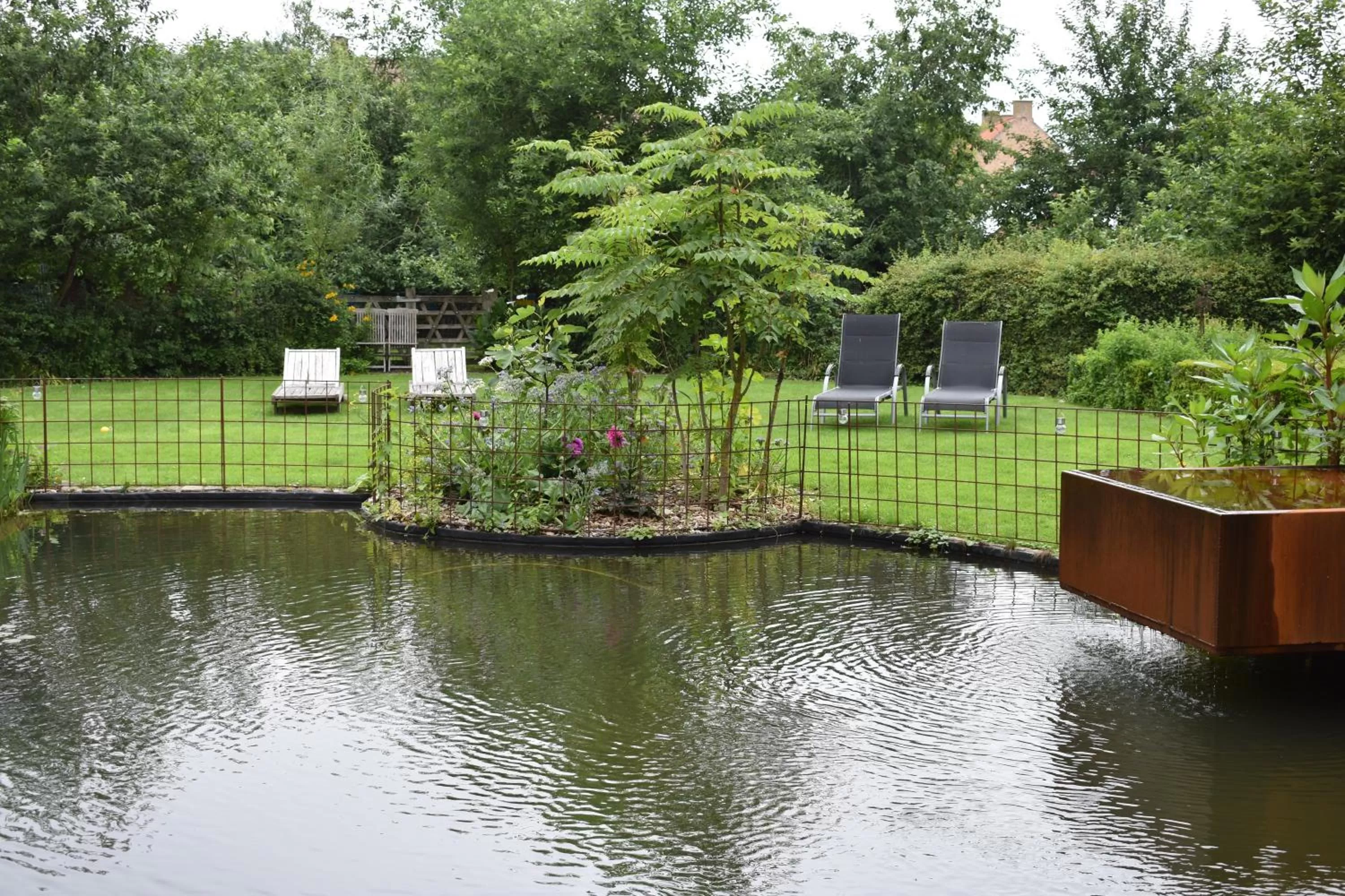 Garden in B&B Pastorie van Merkem