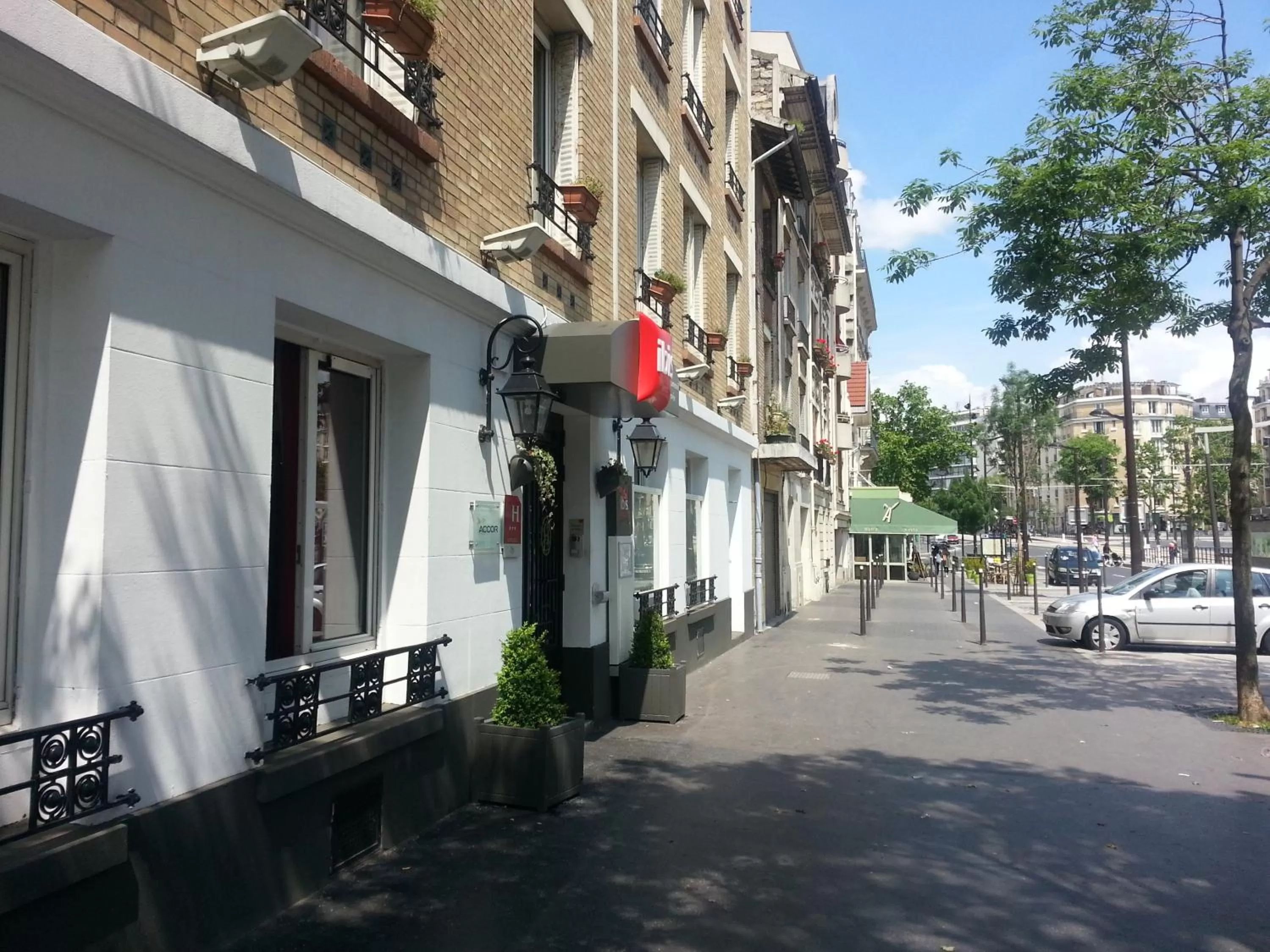 Facade/entrance in ibis Daumesnil Porte Doree