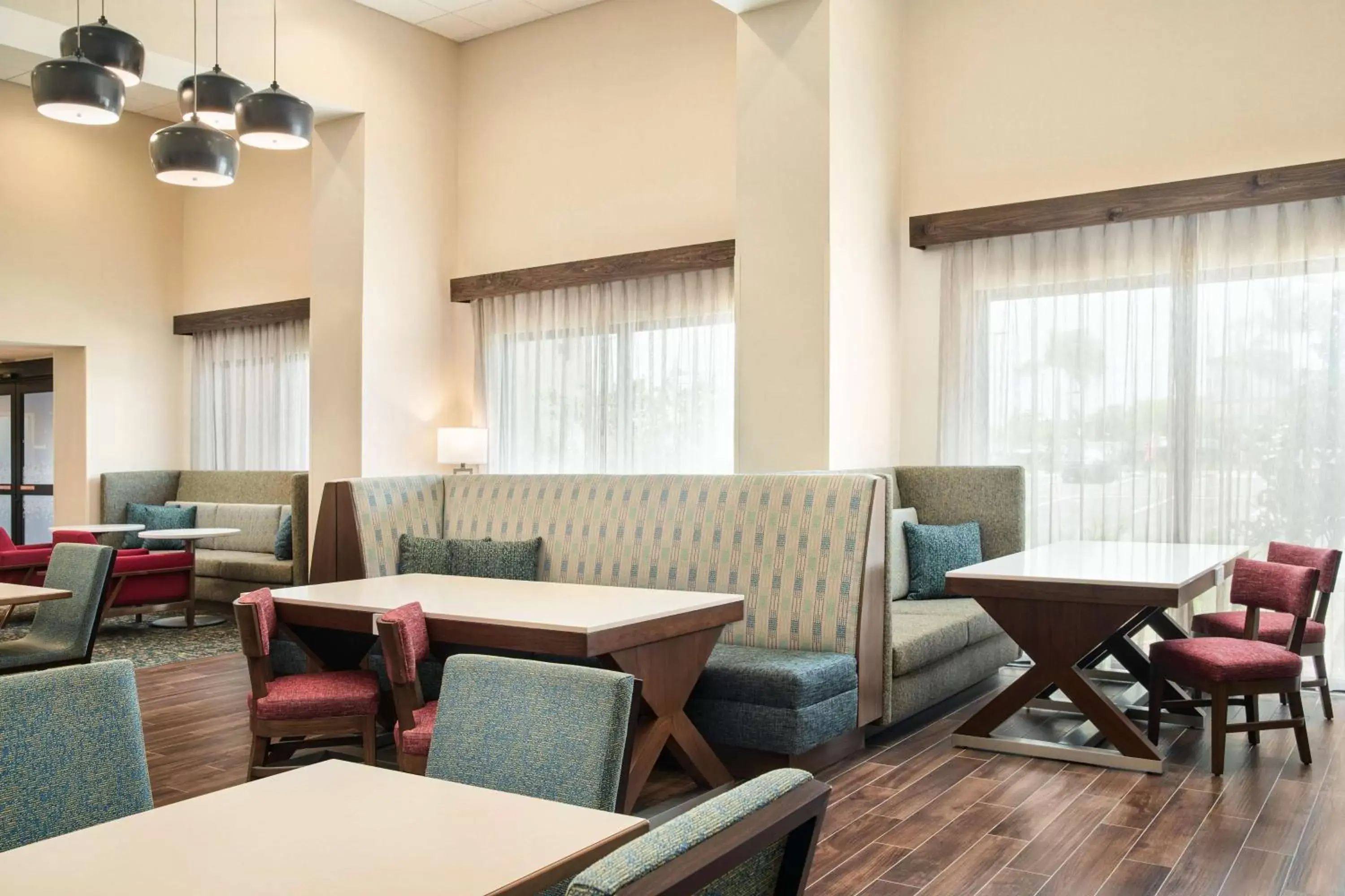 Lobby or reception, Lounge/Bar in Hampton Inn Clewiston