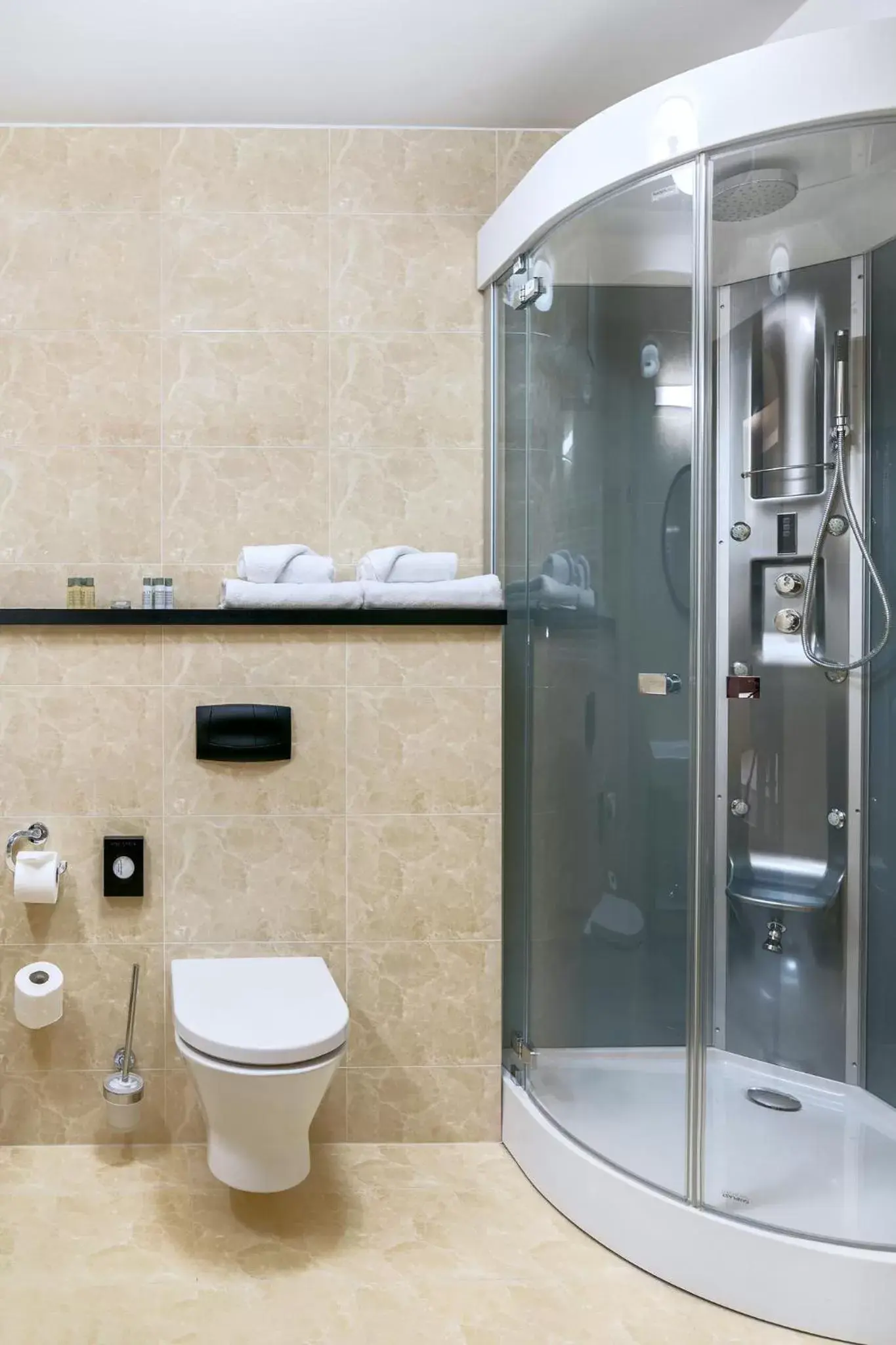 Shower, Bathroom in Metropolo by Golden Tulip Krakow