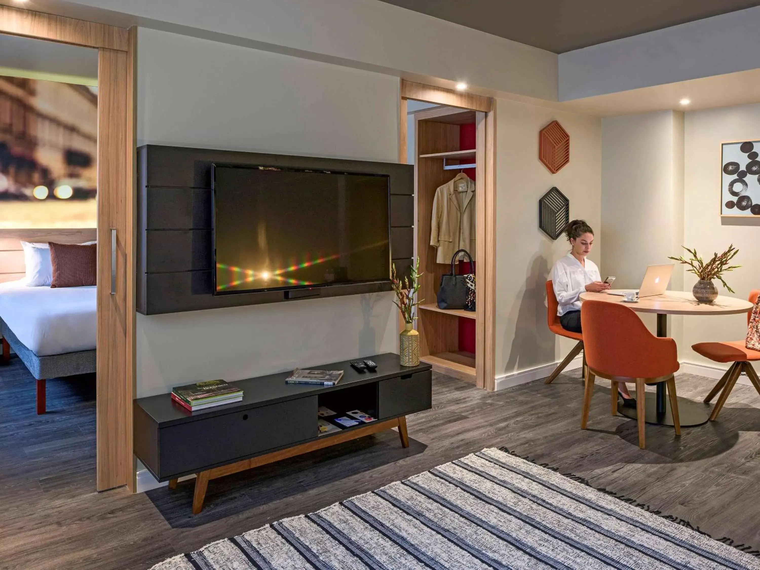 Photo of the whole room, TV/Entertainment Center in Novotel Curitiba Batel