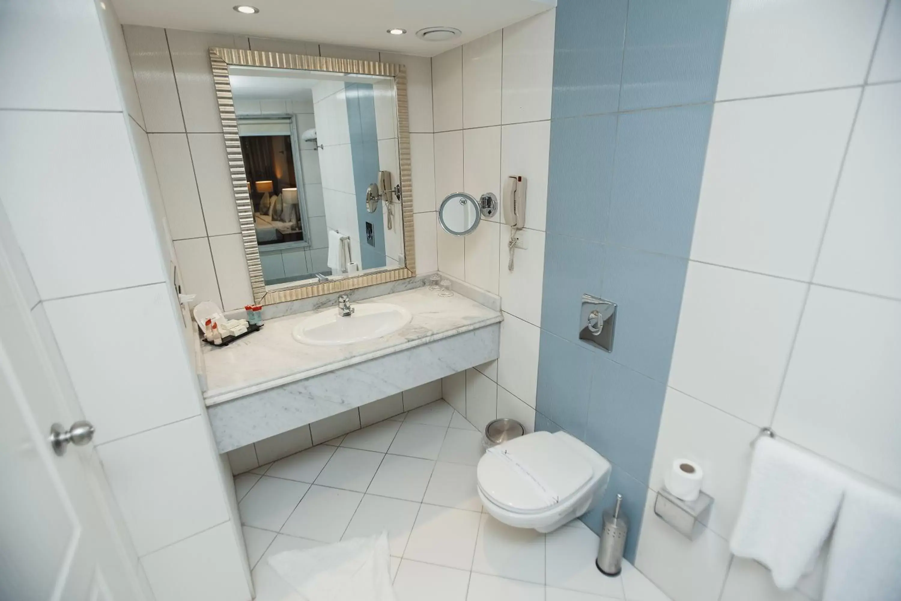 Property building, Bathroom in Xperience Kiroseiz Parkland