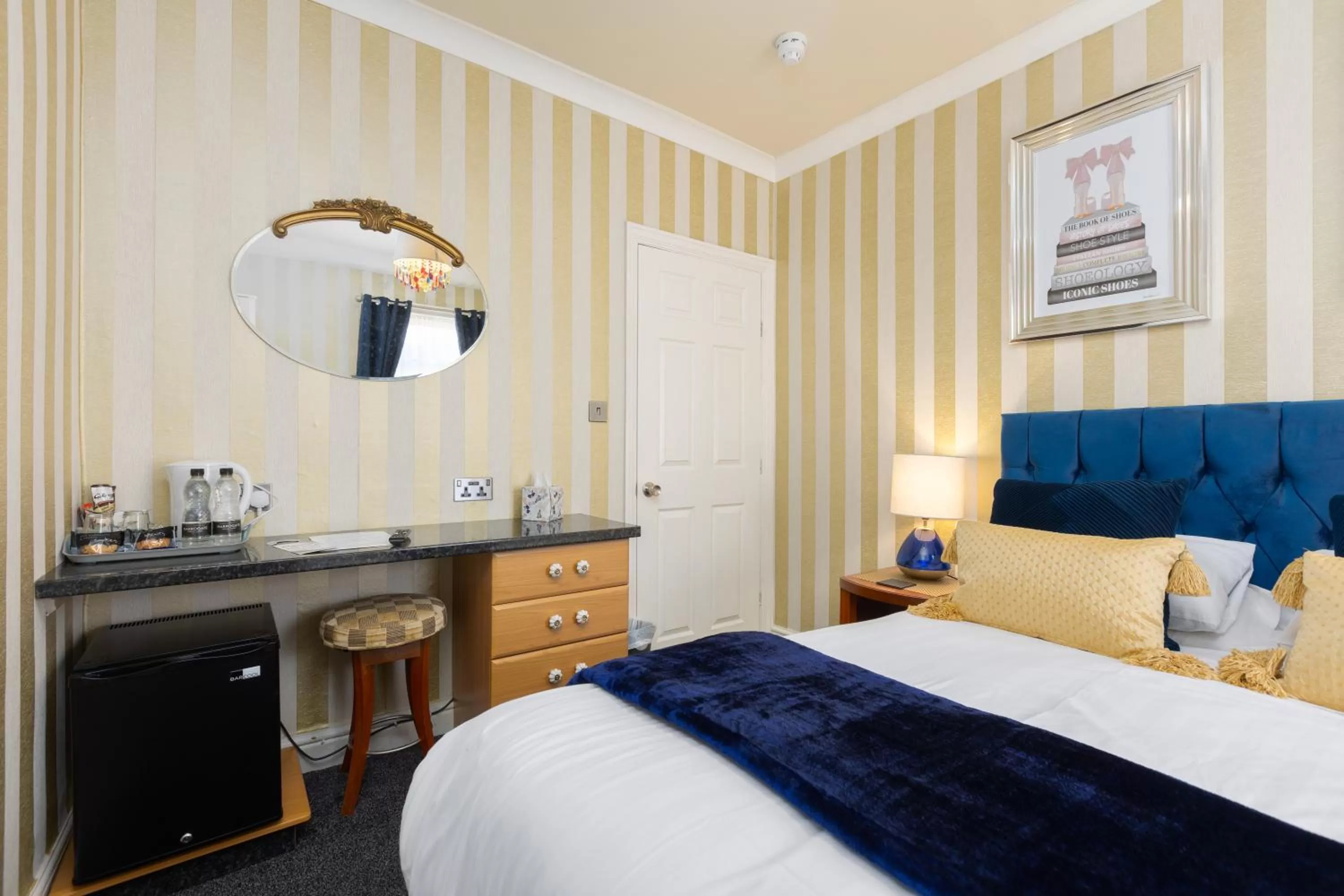 Bed in Adelaide Lodge - Town Centre - Opposite Winter Gardens