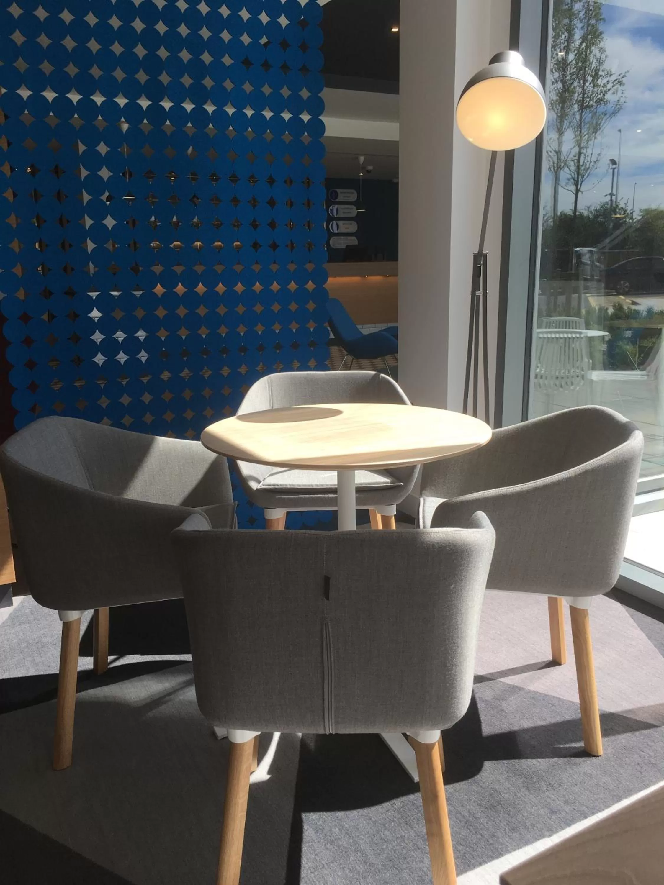 Lounge or bar in Holiday Inn Express St. Albans - M25, Jct.22