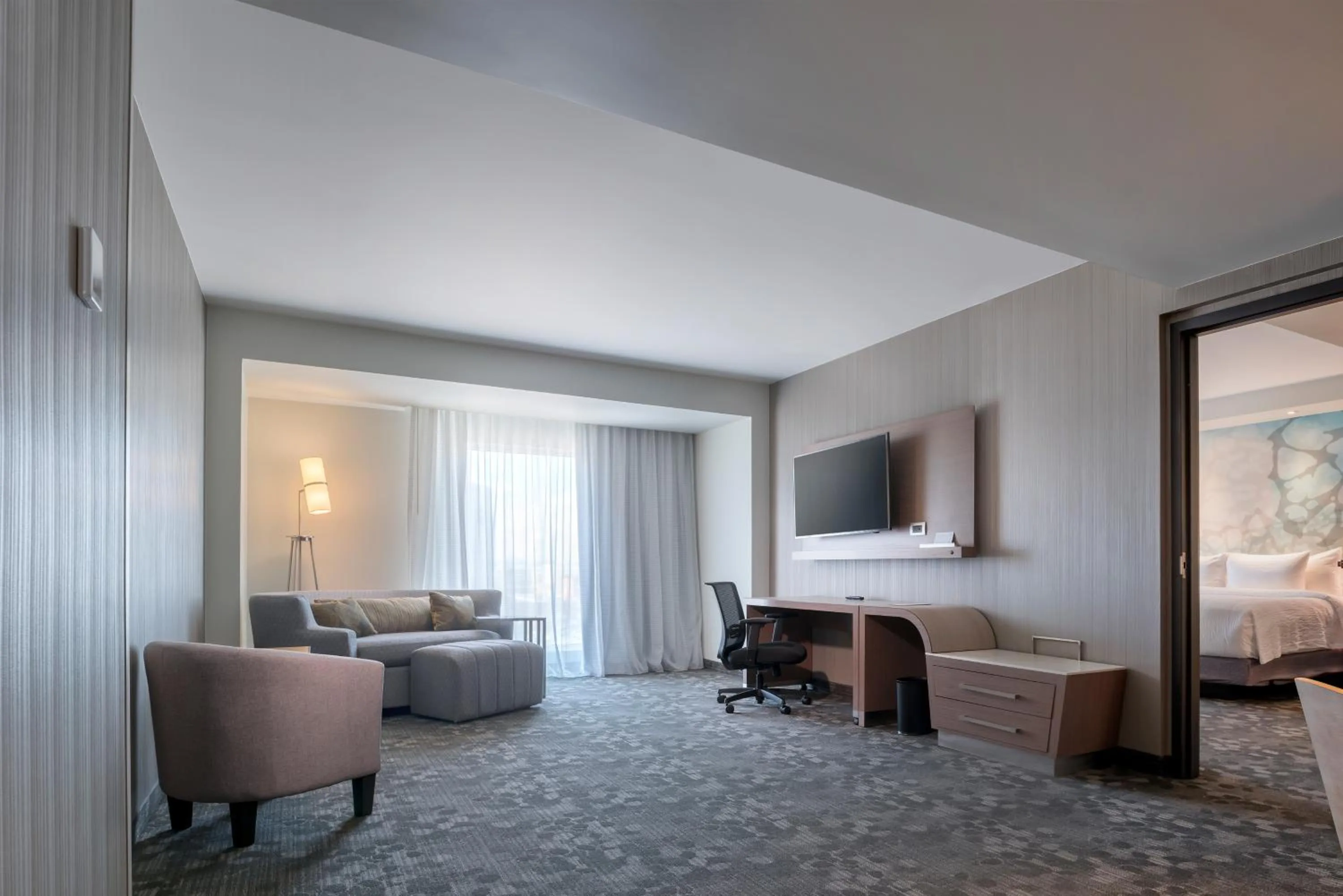 Communal lounge/ TV room in Courtyard by Marriott Ciudad Juarez