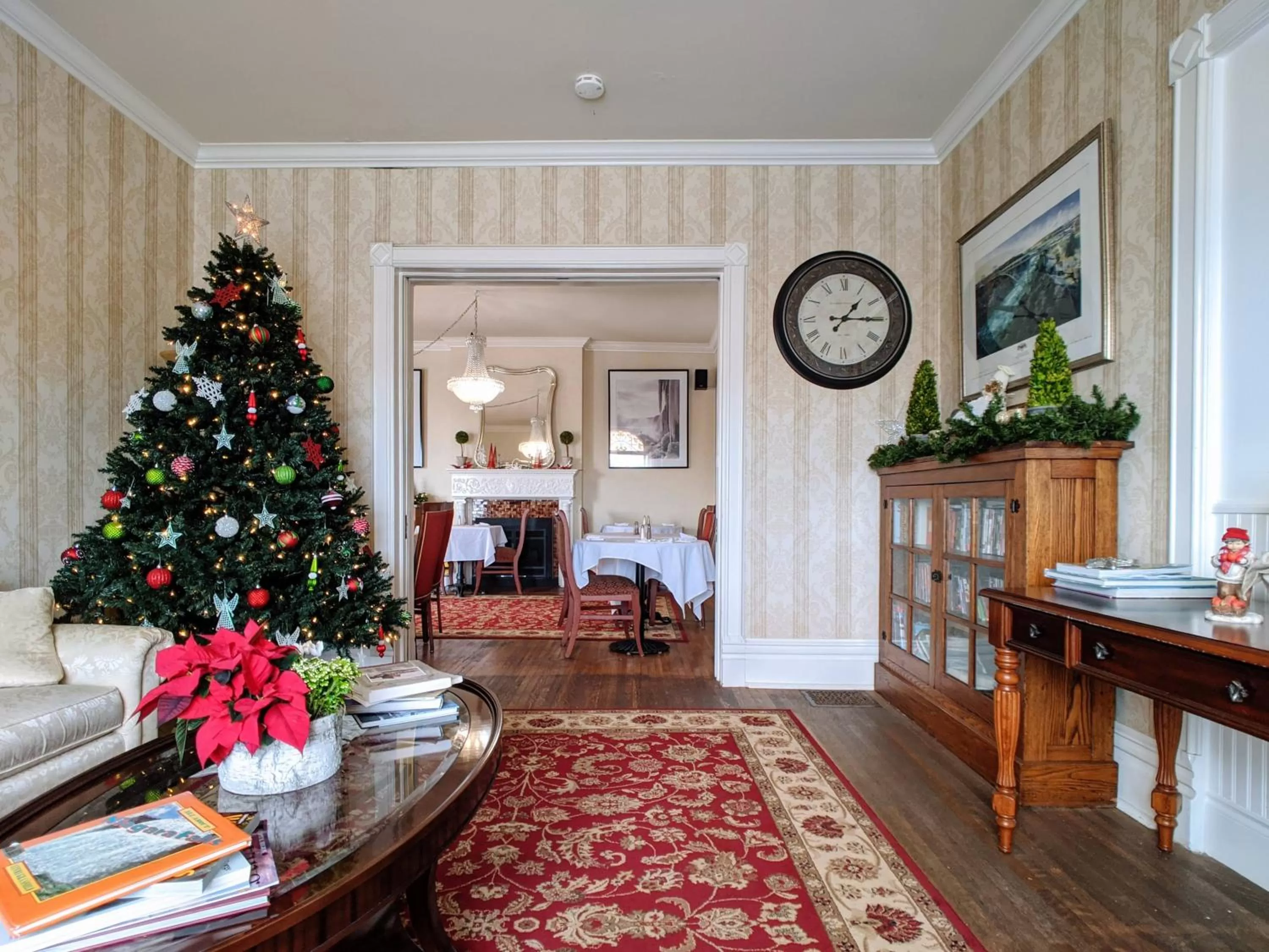 Living room, Seating Area in Niagara Grandview Boutique Hotel