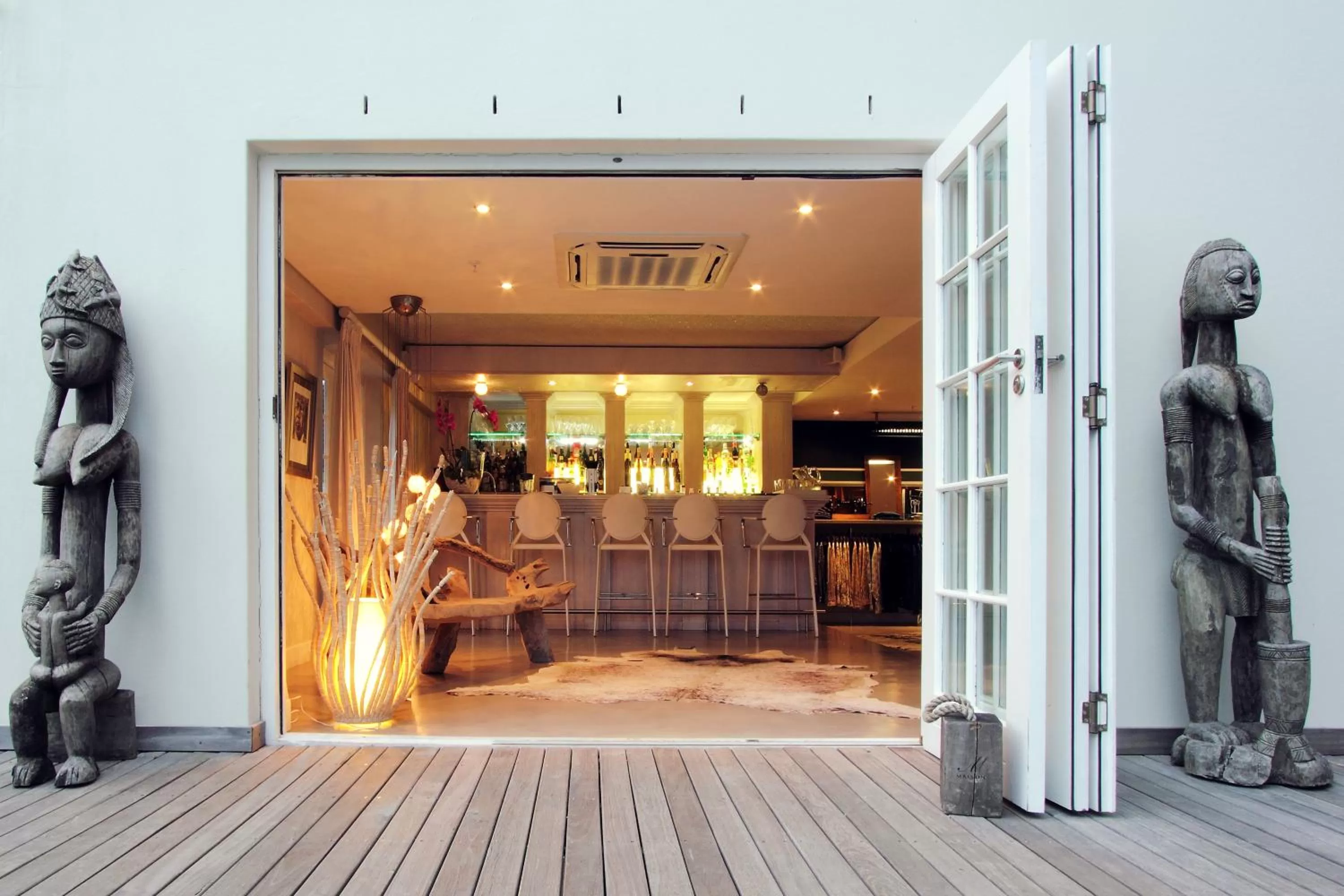 Lounge or bar in The Glen Boutique Hotel & Spa