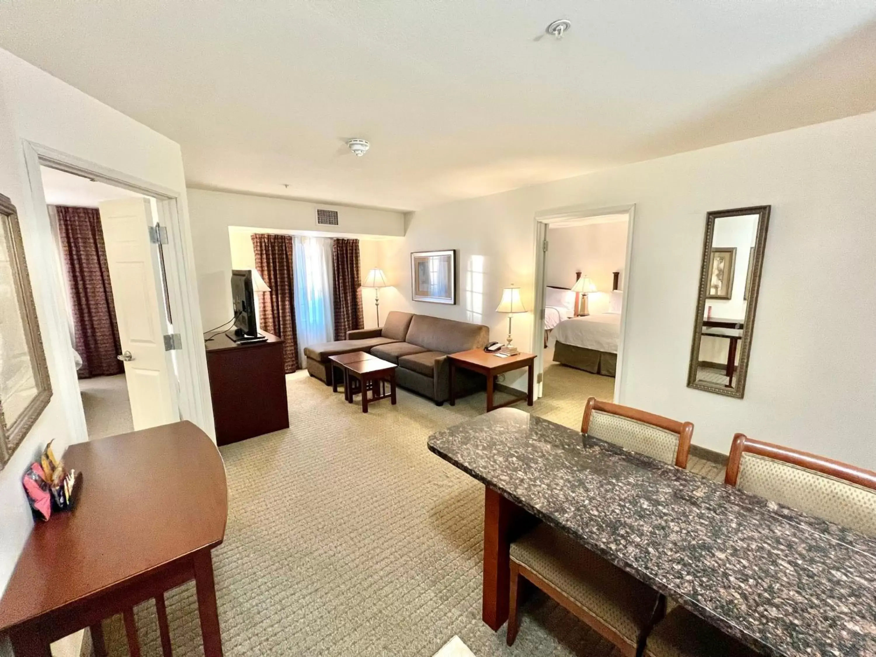 Photo of the whole room, Seating Area in Staybridge Suites Detroit-Novi
