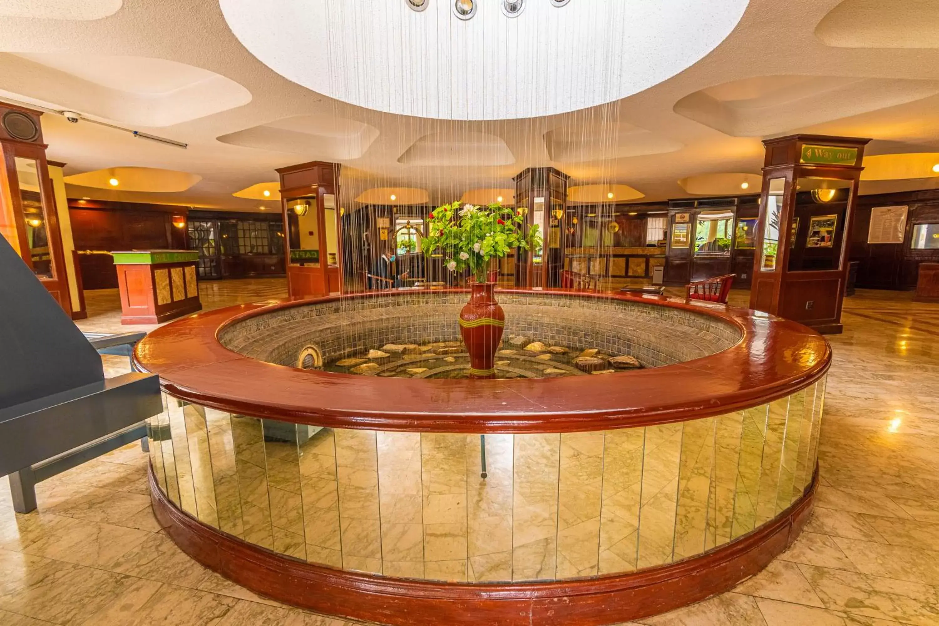 Lobby or reception, Lounge/Bar in Nairobi Safari Club