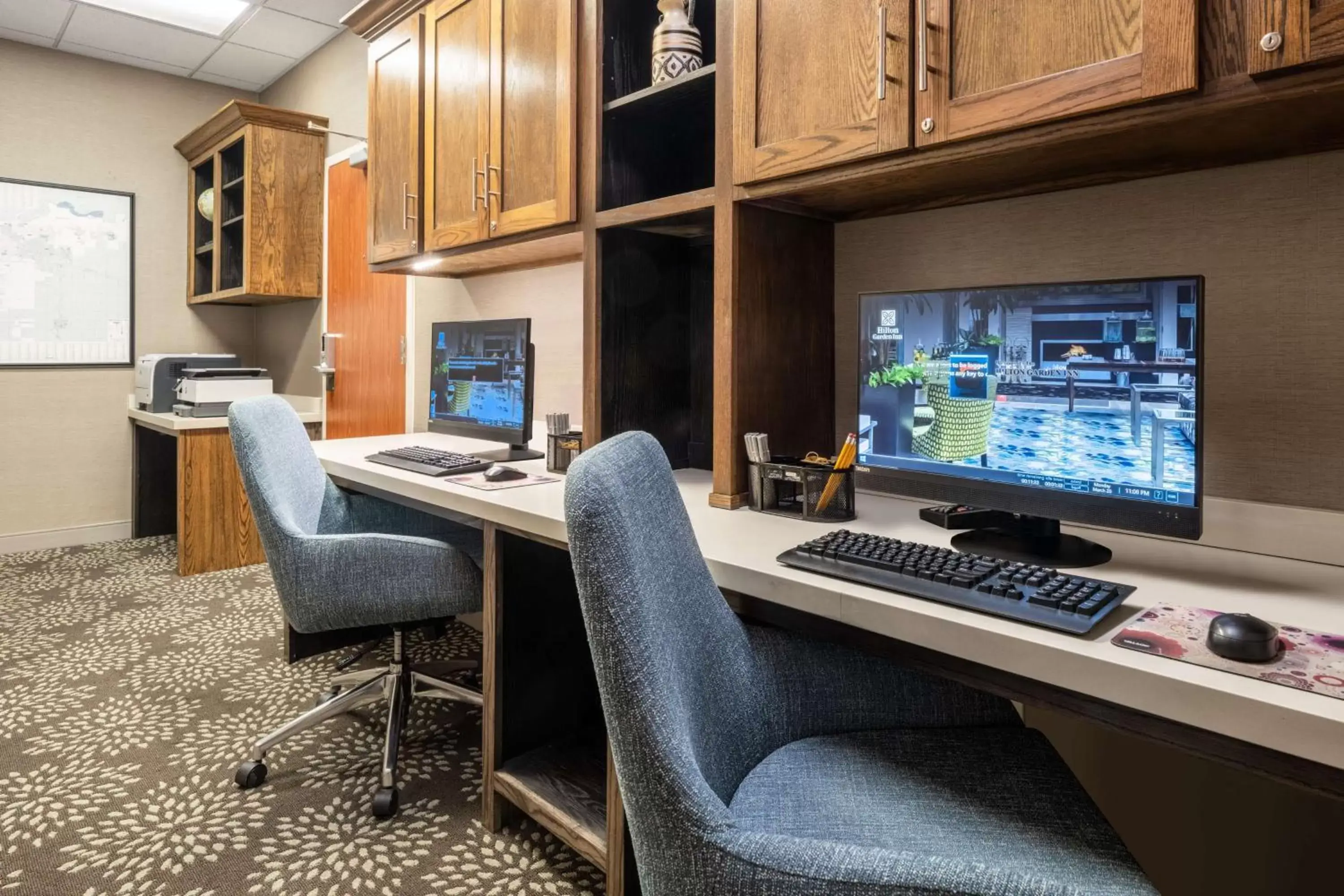 Business facilities, Business Area/Conference Room in Hilton Garden Inn Bakersfield