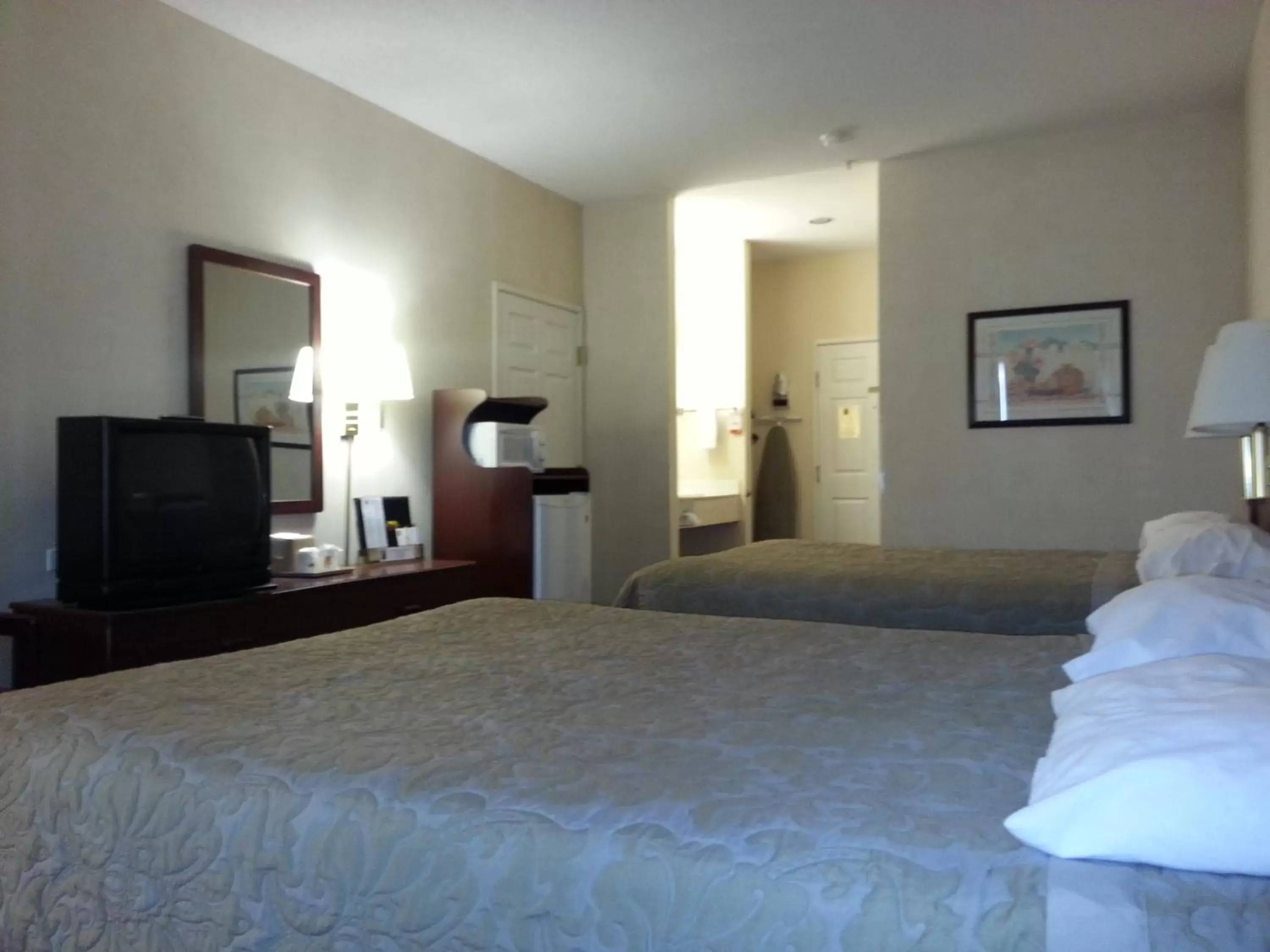 Photo of the whole room, Bed in Super 8 by Wyndham Page/Lake Powell