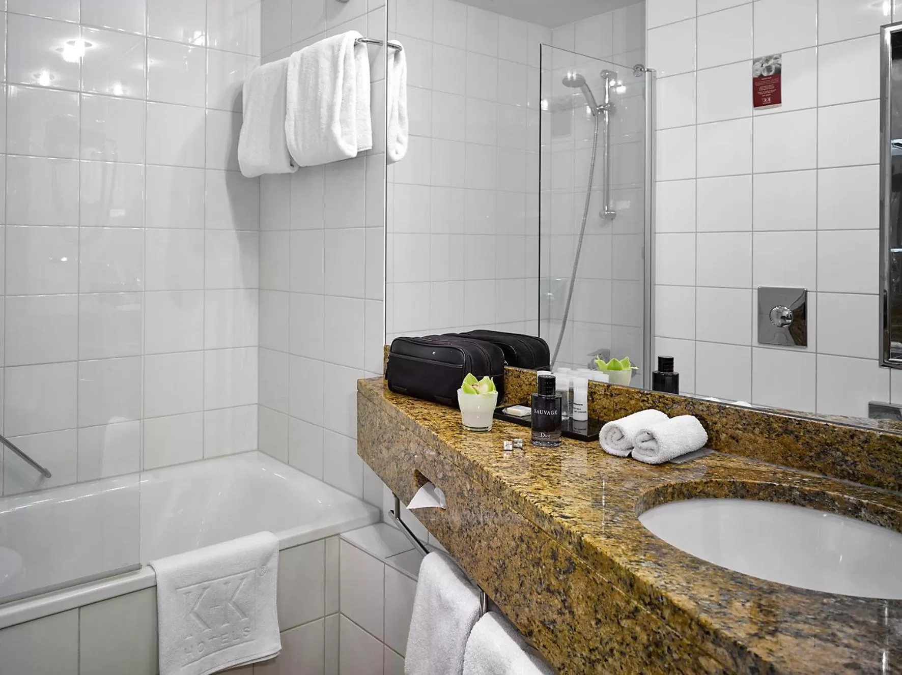 Bathroom in K+K Hotel Central