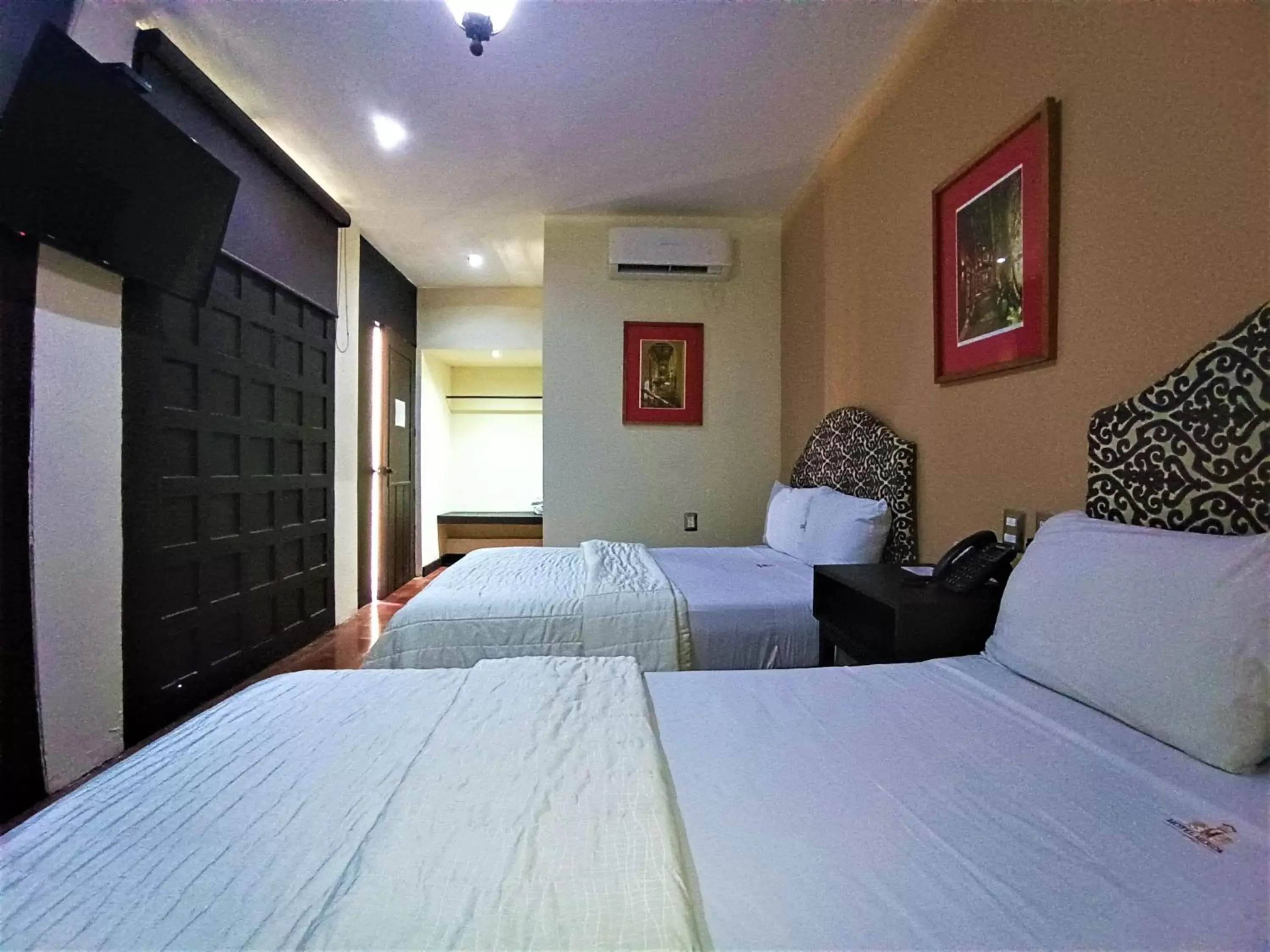 Bedroom, Bed in Hotel Merida