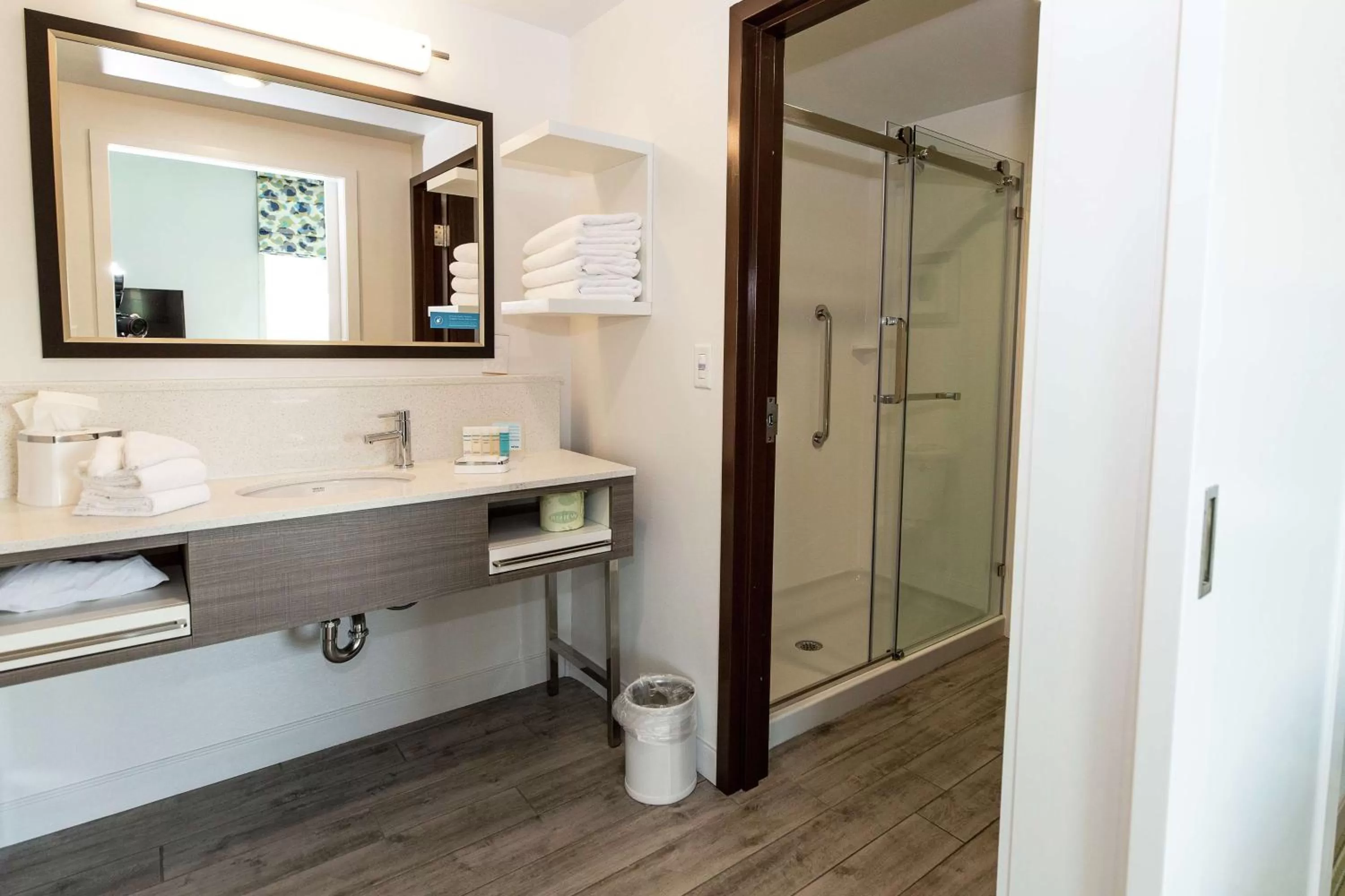 Bathroom in Hampton Inn & Suites Syracuse North Airport Area