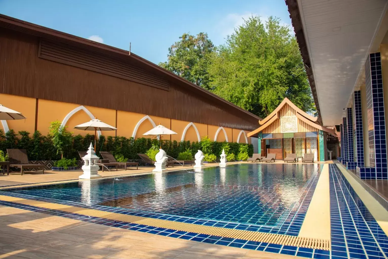 Swimming Pool in The LD Pattaya Hotel