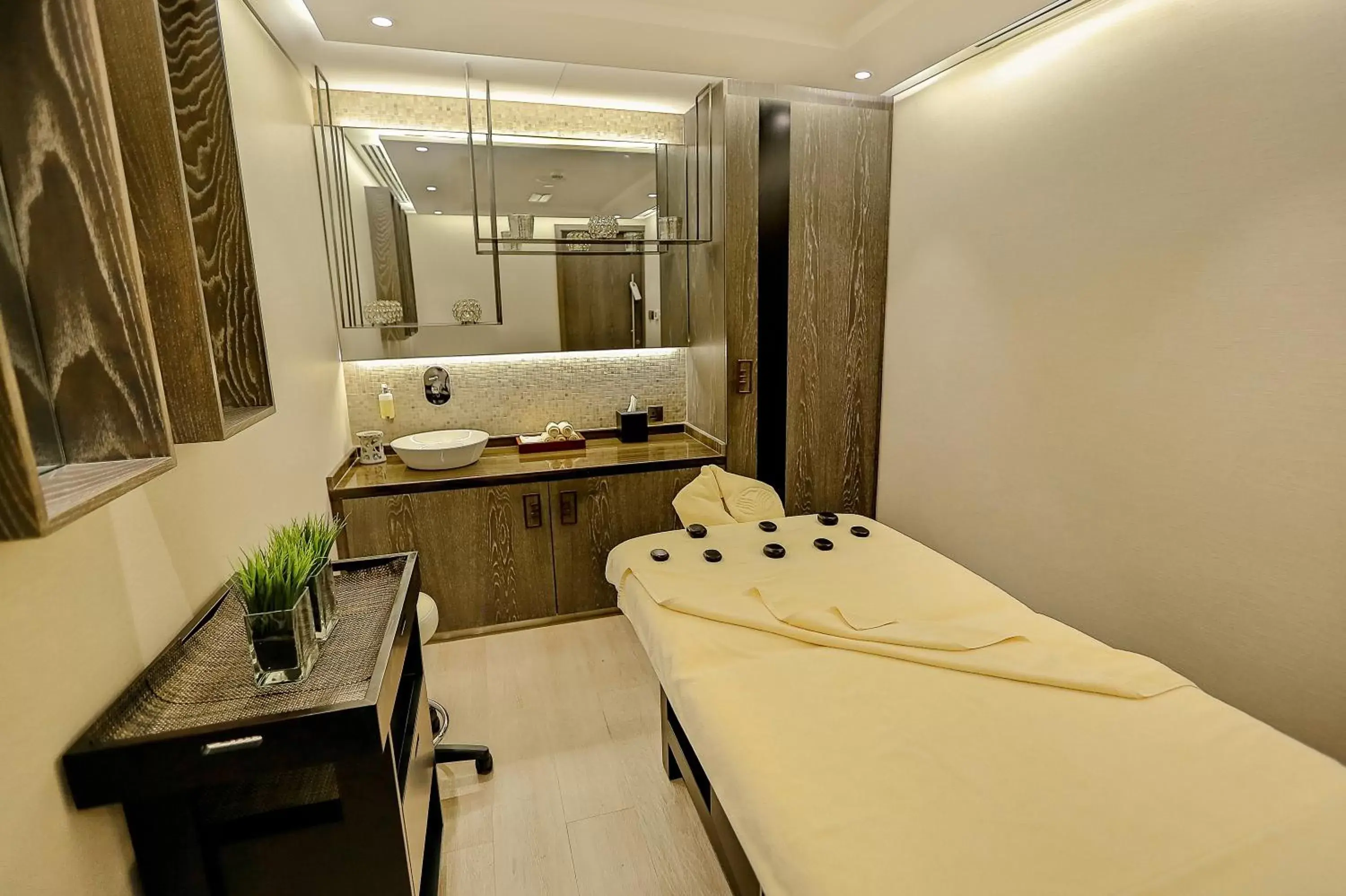 Massage in Al Maha Arjaan by Rotana