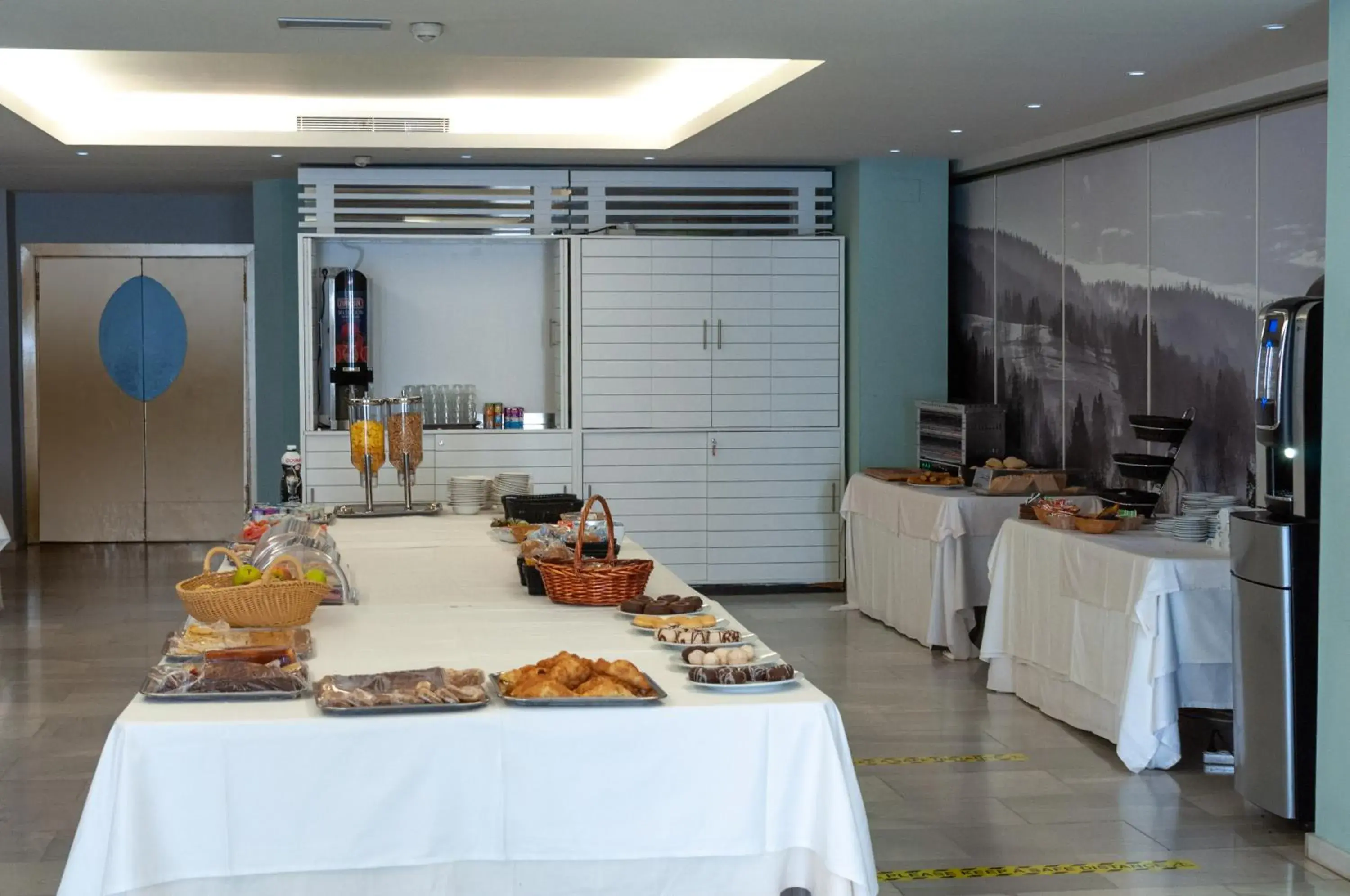 Buffet breakfast in Hotel Oasis