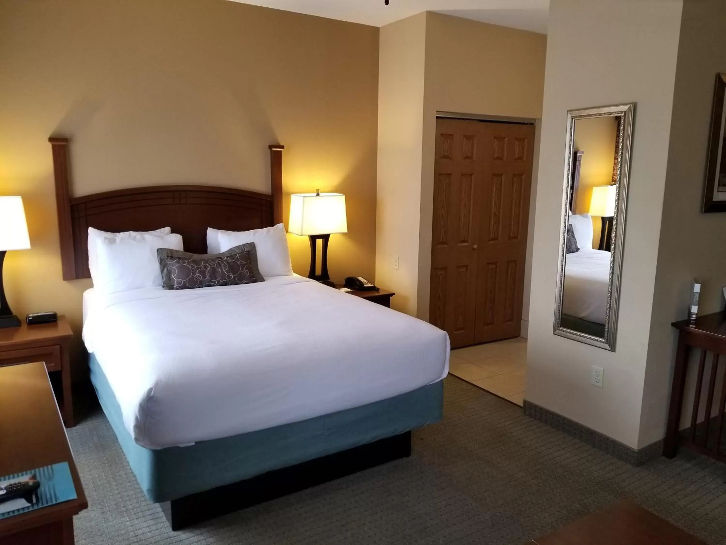 Photo of the whole room, Bed in Staybridge Suites Rogers - Bentonville, an IHG Hotel