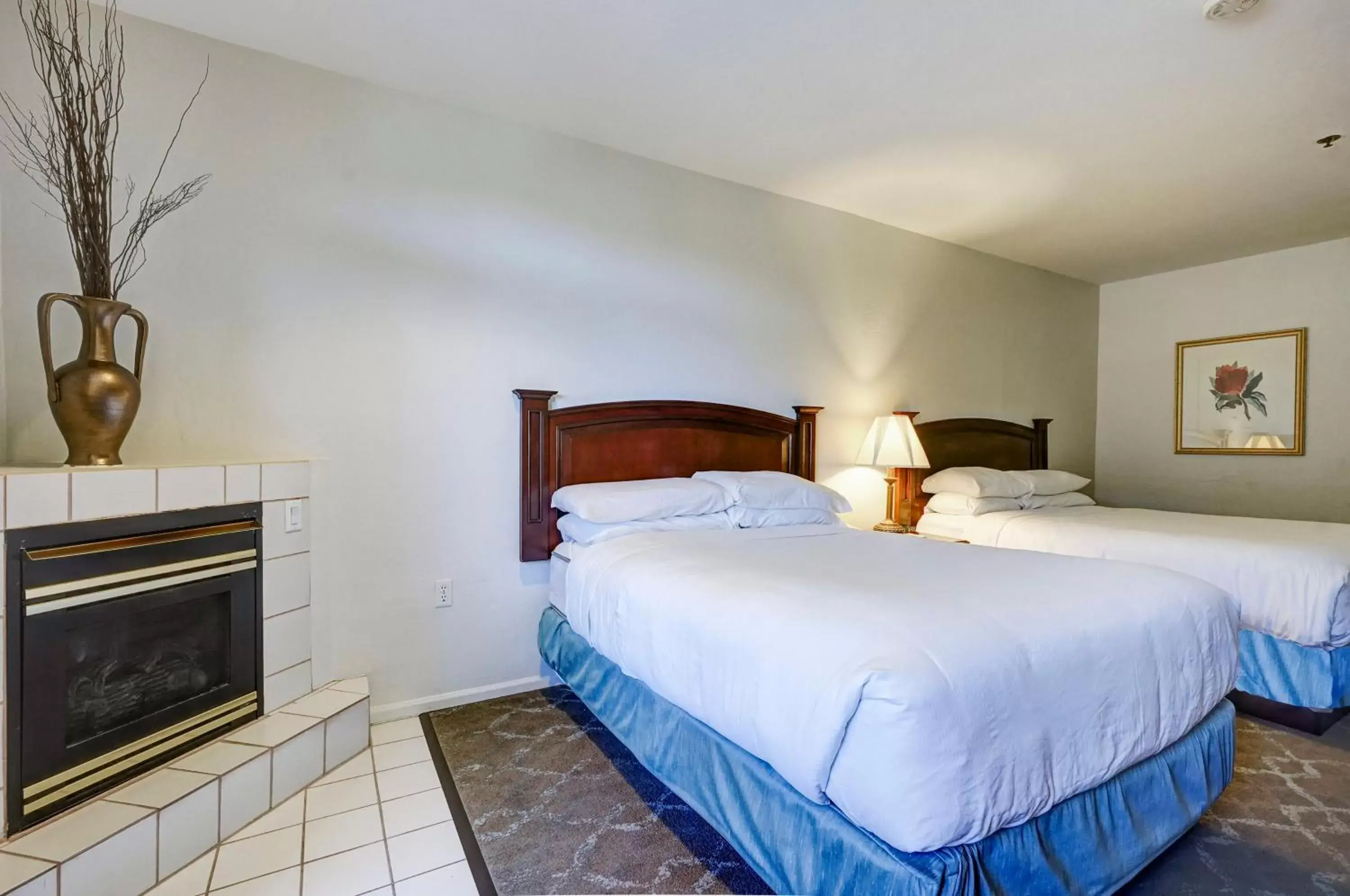 Deluxe Double Queen Accessible Room in Forest Villas Hotel Deluxe Double Queen Accessible Room in Forest Villas Hotel