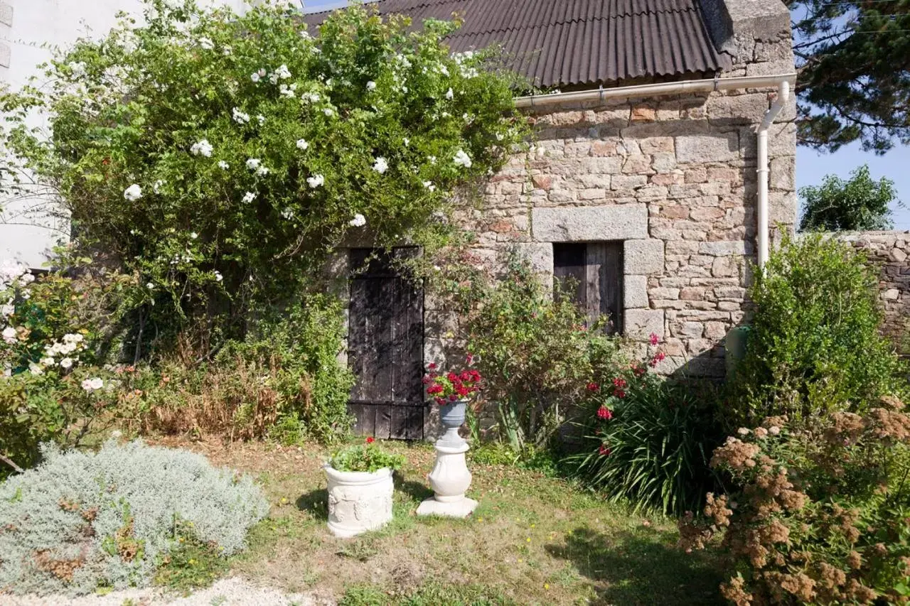 Garden in Maison de Kersalomon