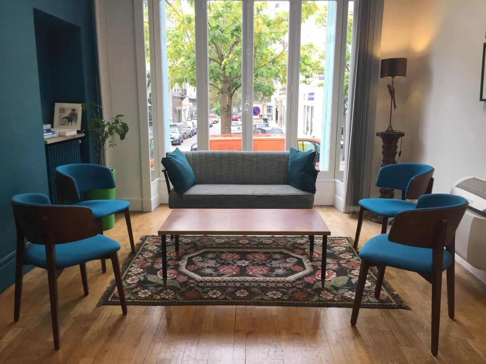 Living room in Grand Hotel De La Poste - Lyon Sud - Vienne Living room in Grand Hotel De La Poste - Lyon Sud - Vienne