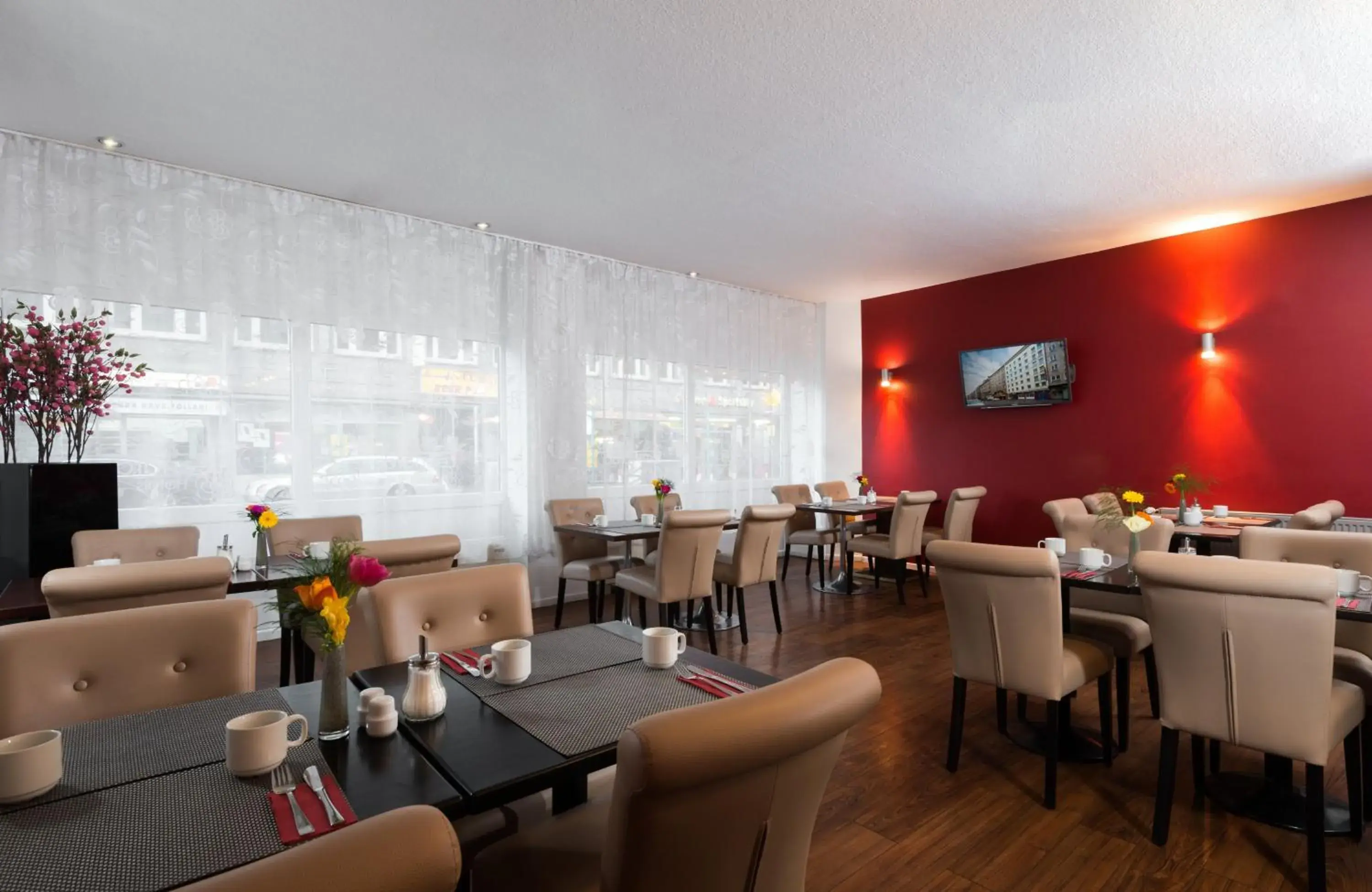 Breakfast, Restaurant/Places to Eat in Leonardo Hotel Frankfurt City Center