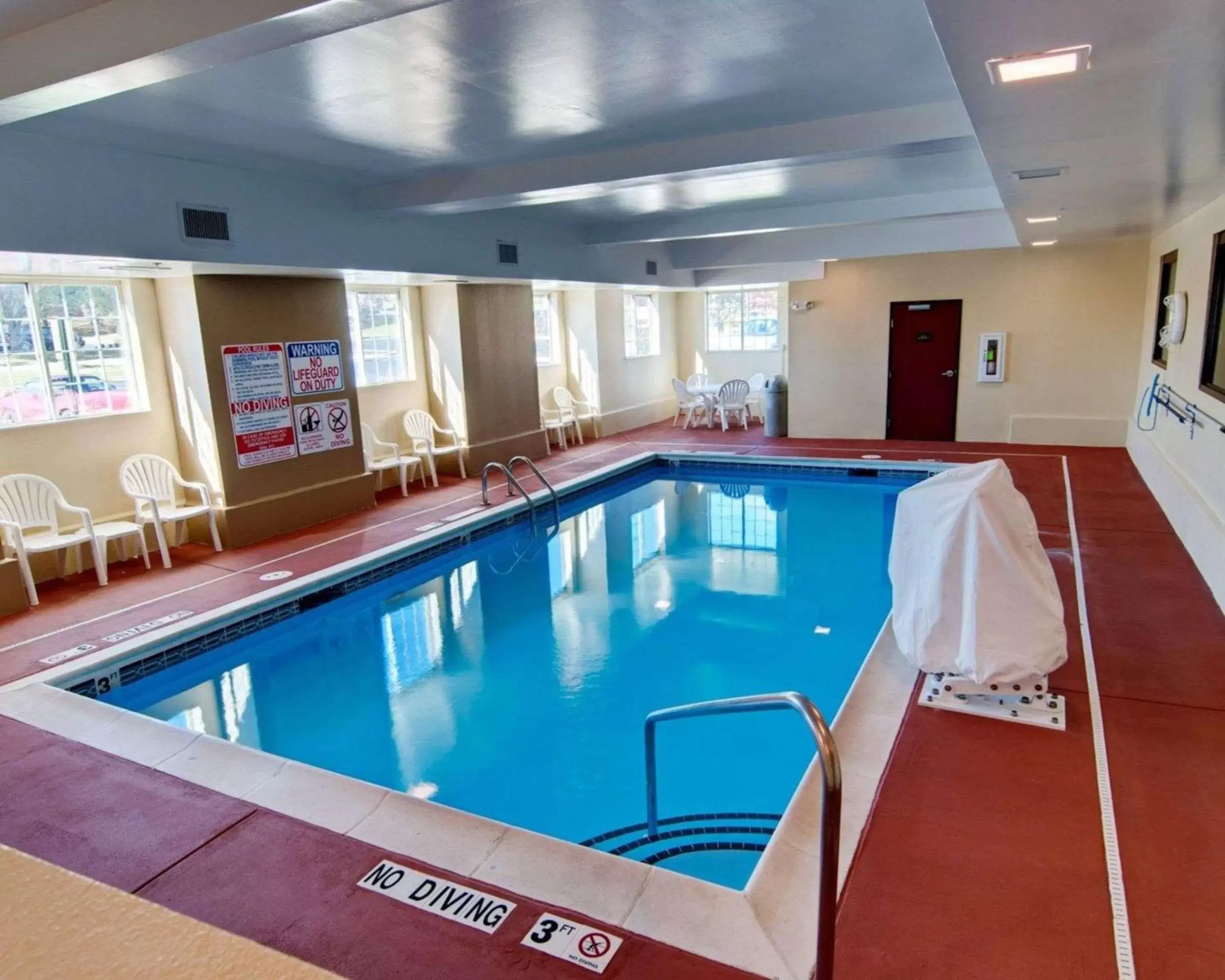 On site, Swimming Pool in Comfort Inn Mount Airy