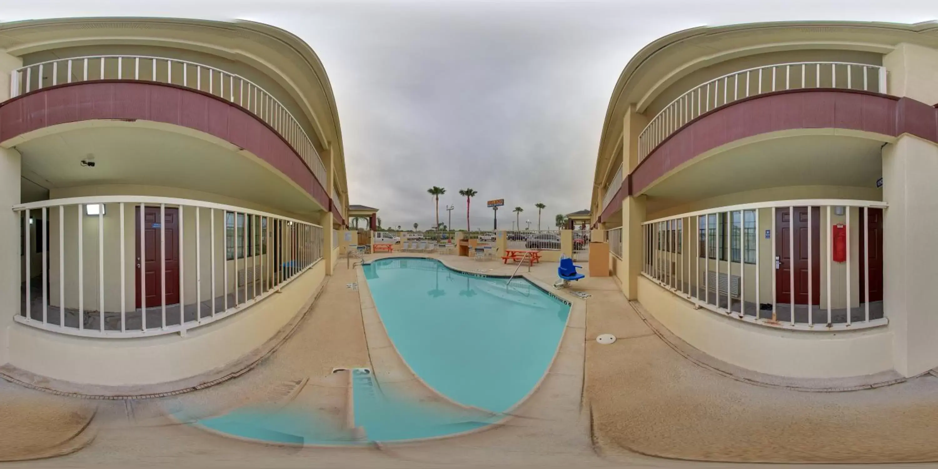 Swimming Pool in Deluxe Inn and Suites