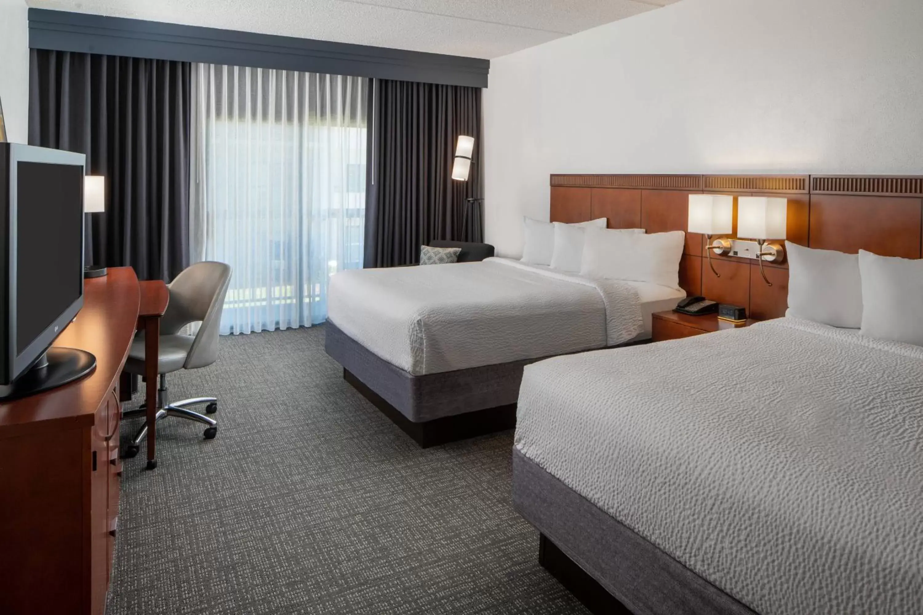Double Room with Two Double Beds in Courtyard by Marriott Memphis East/Park Avenue Double Room with Two Double Beds in Courtyard by Marriott Memphis East/Park Avenue