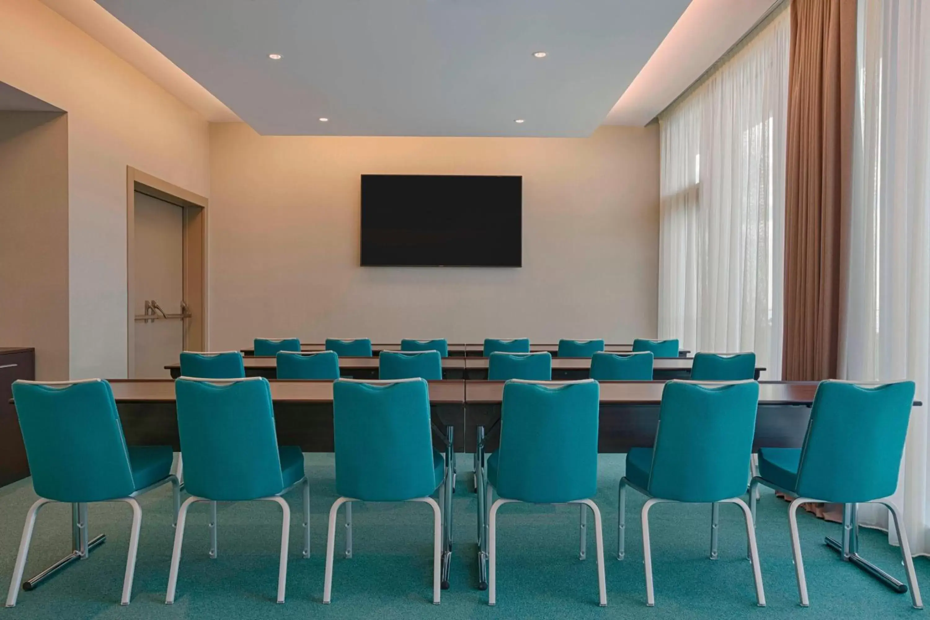 Meeting/conference room in Four Points by Sheraton Oran