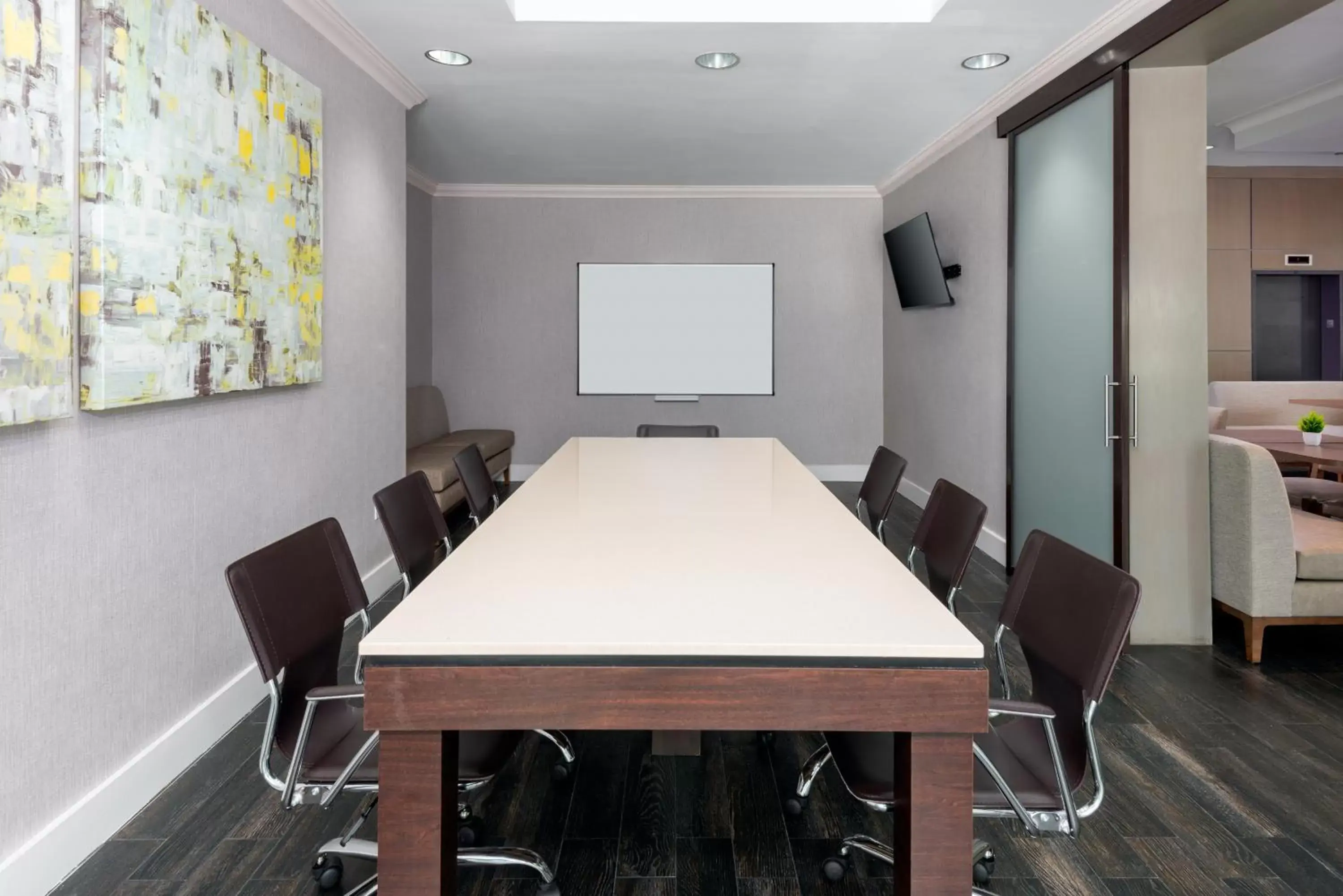 Meeting/conference room in Staybridge Suites Miami Doral Area, an IHG Hotel