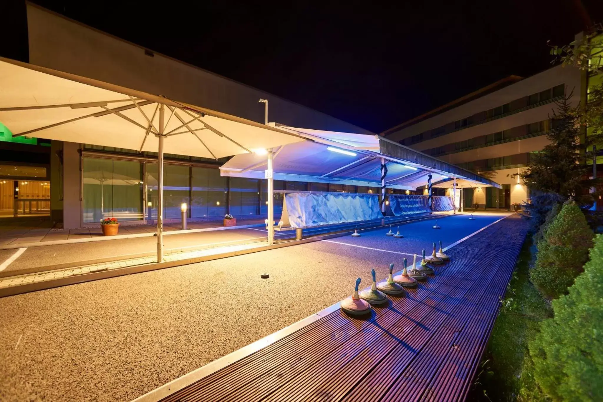 Lobby or reception, Swimming Pool in Holiday Inn Berlin Airport - Conference Centre, an IHG Hotel