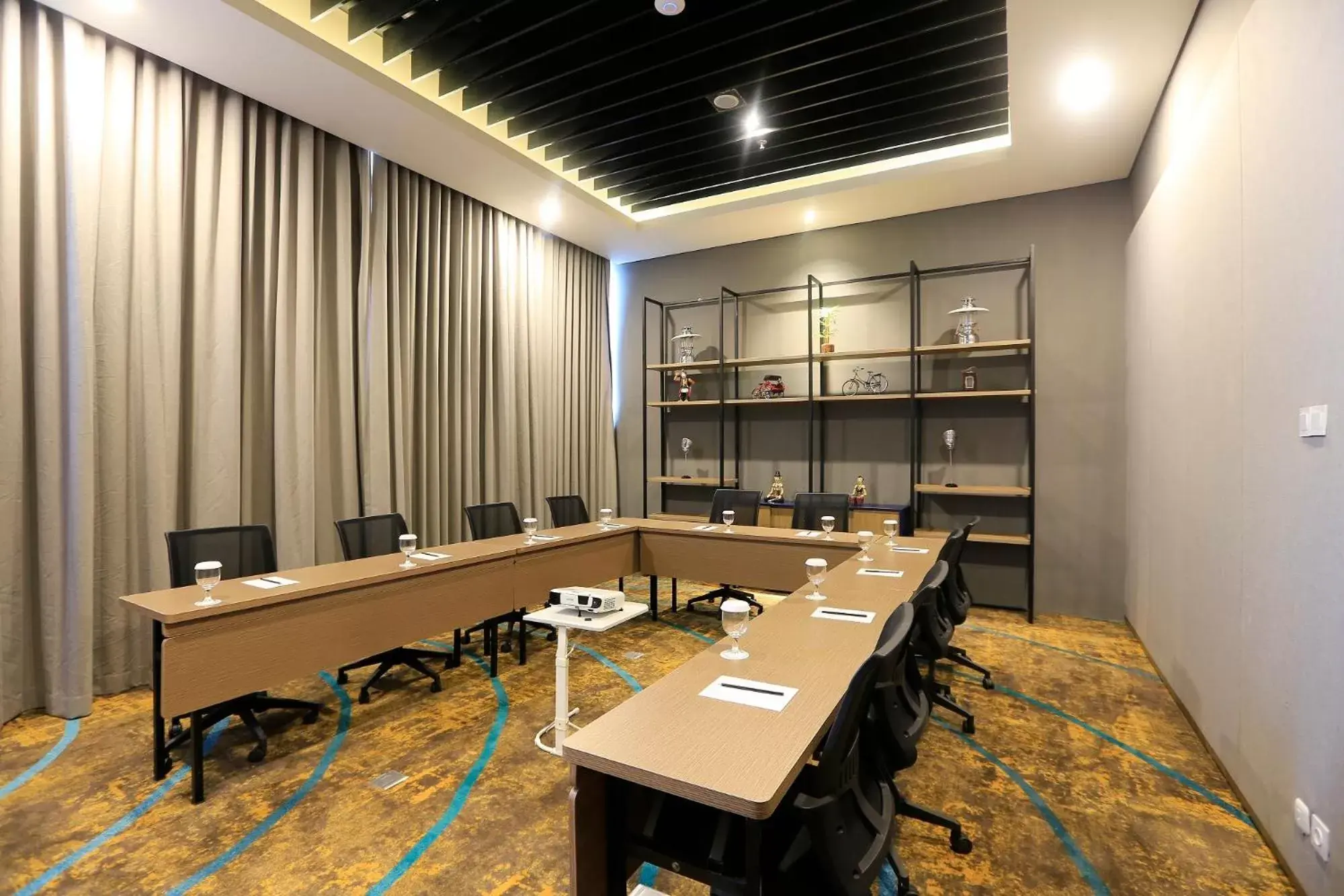 Meeting/conference room in Luminor Hotel Purwokerto By WH