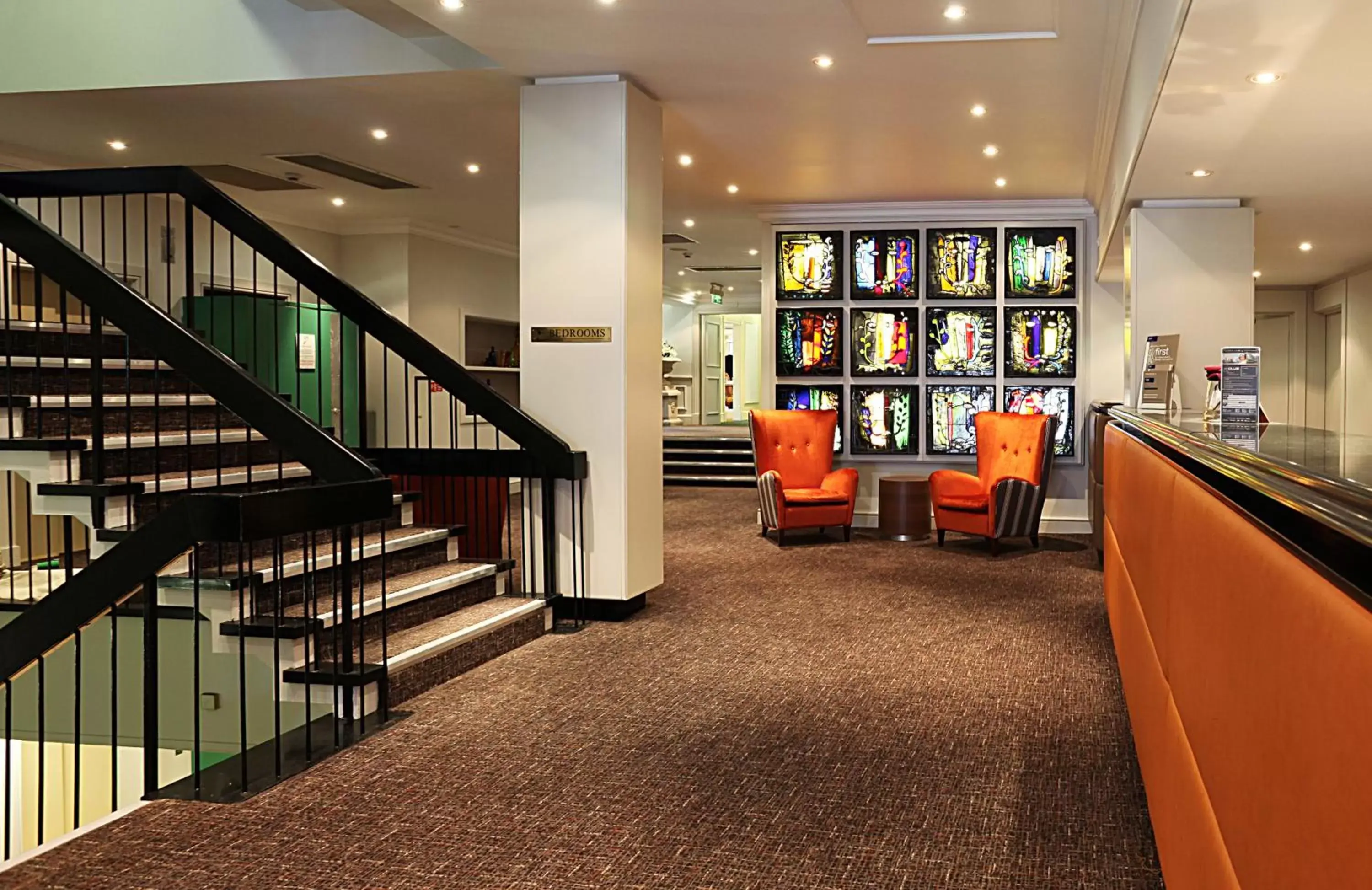 Lobby or reception, Library in Mercure Winchester Wessex Hotel