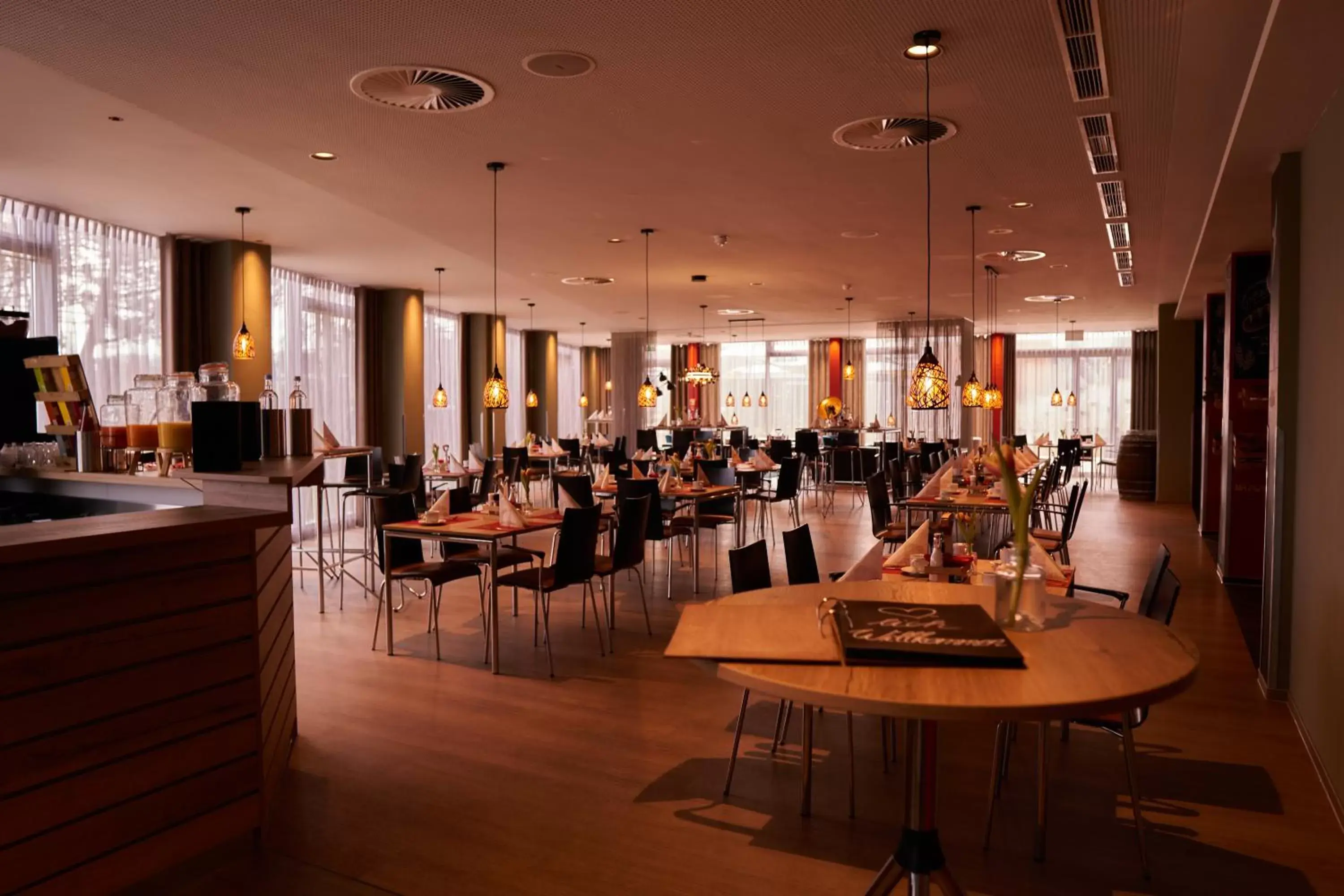 Restaurant/Places to Eat in Hotel Sportforum