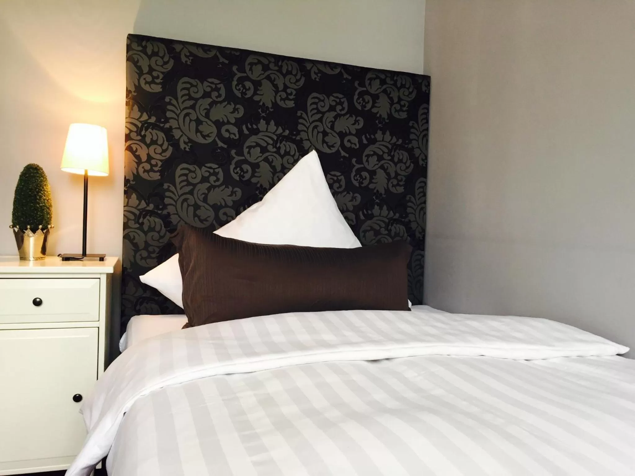 Bed in Hotel Heddernheimer Hof