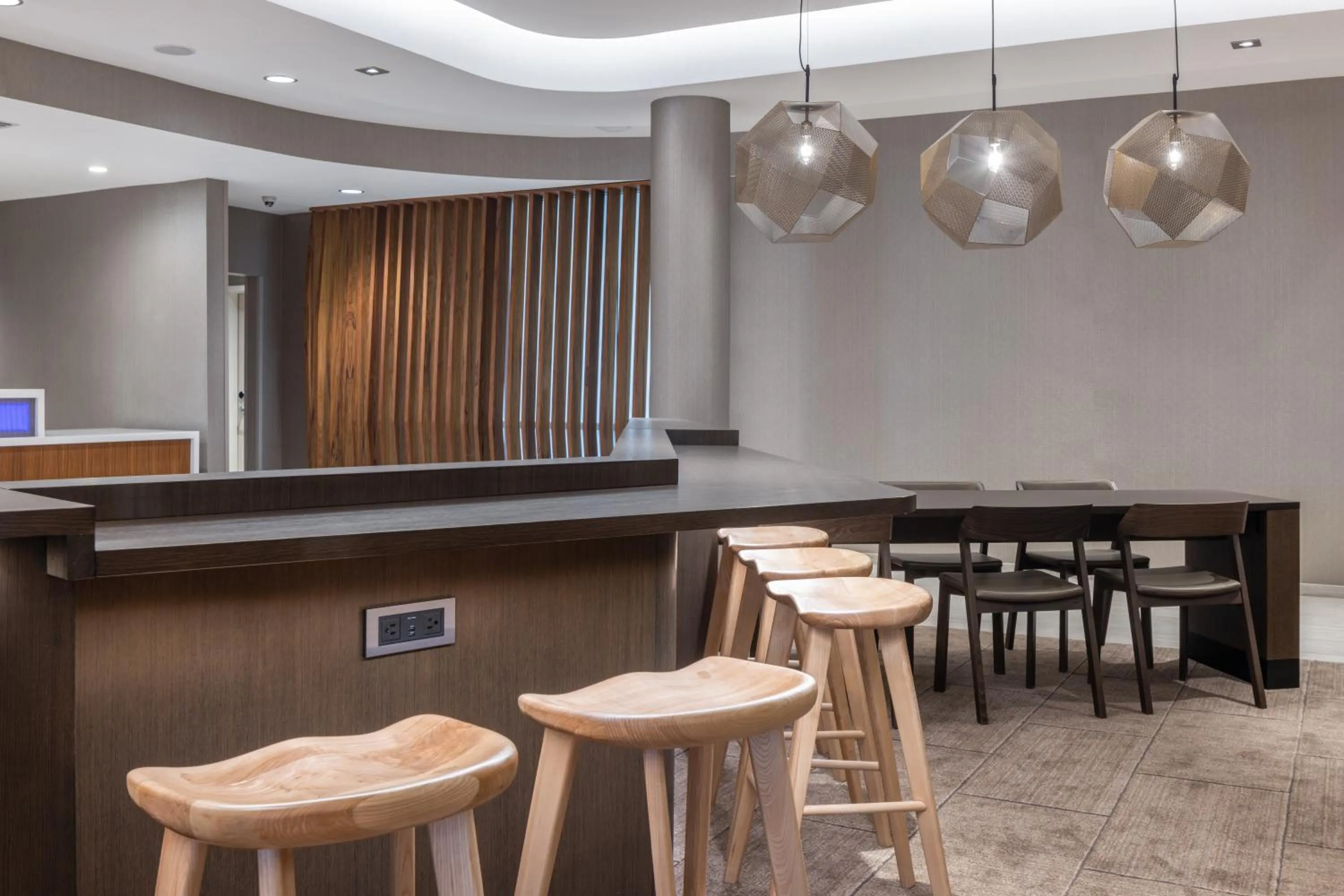 Lounge or bar in SpringHill Suites by Marriott Tucson at The Bridges