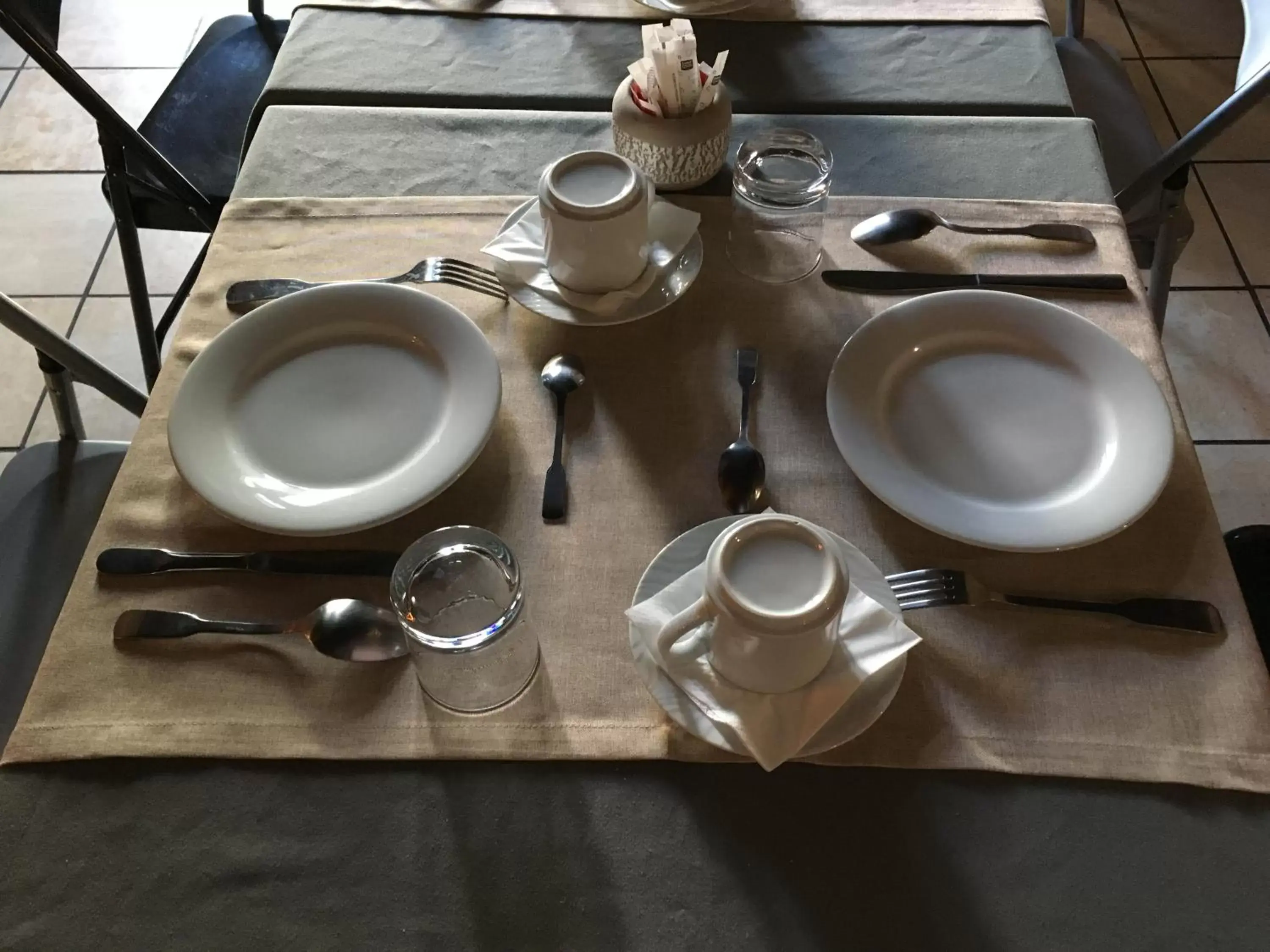 Dining area, Kitchen/Kitchenette in Hôtel Le Savoie