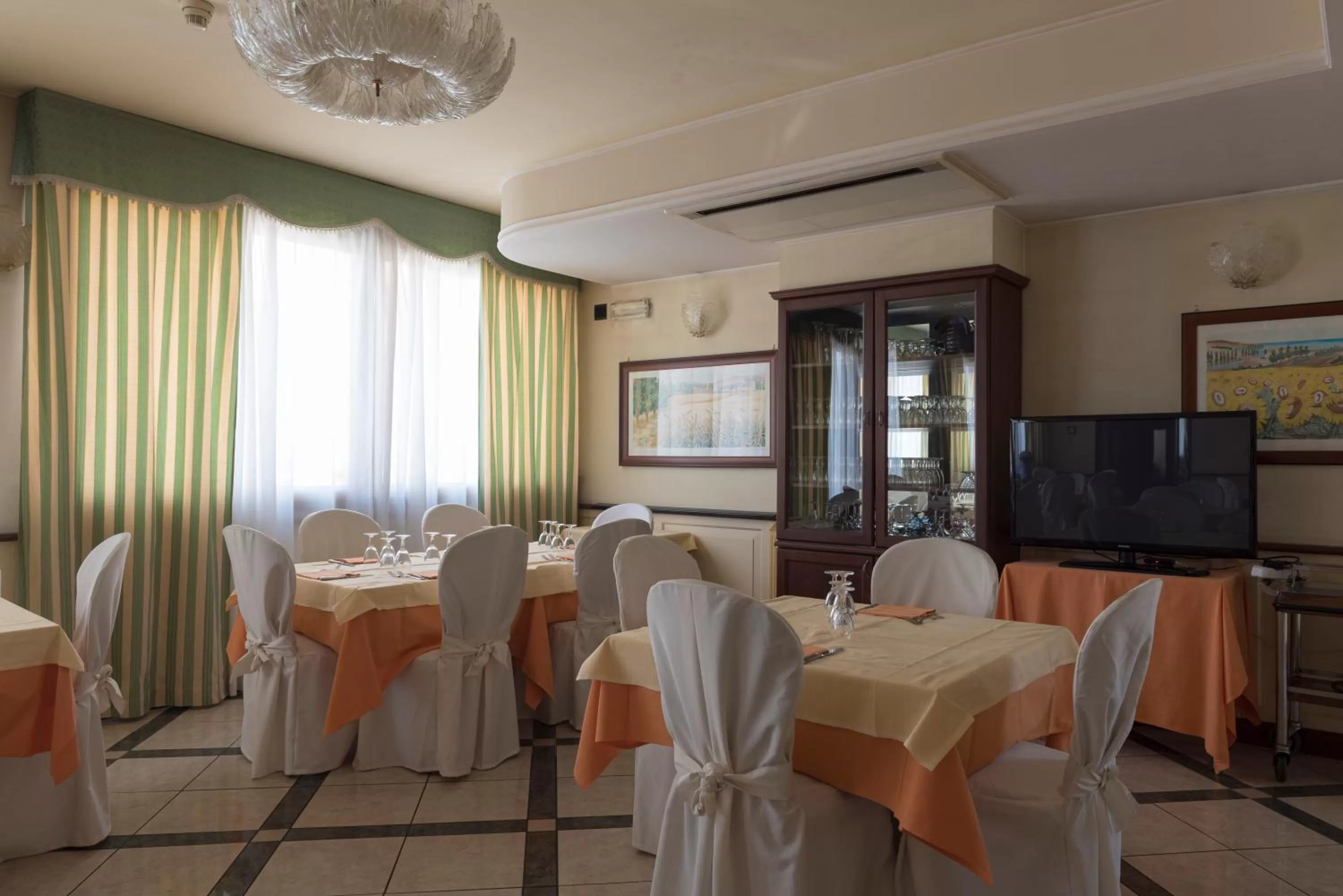 Restaurant/places to eat in Hotel Stella 2000