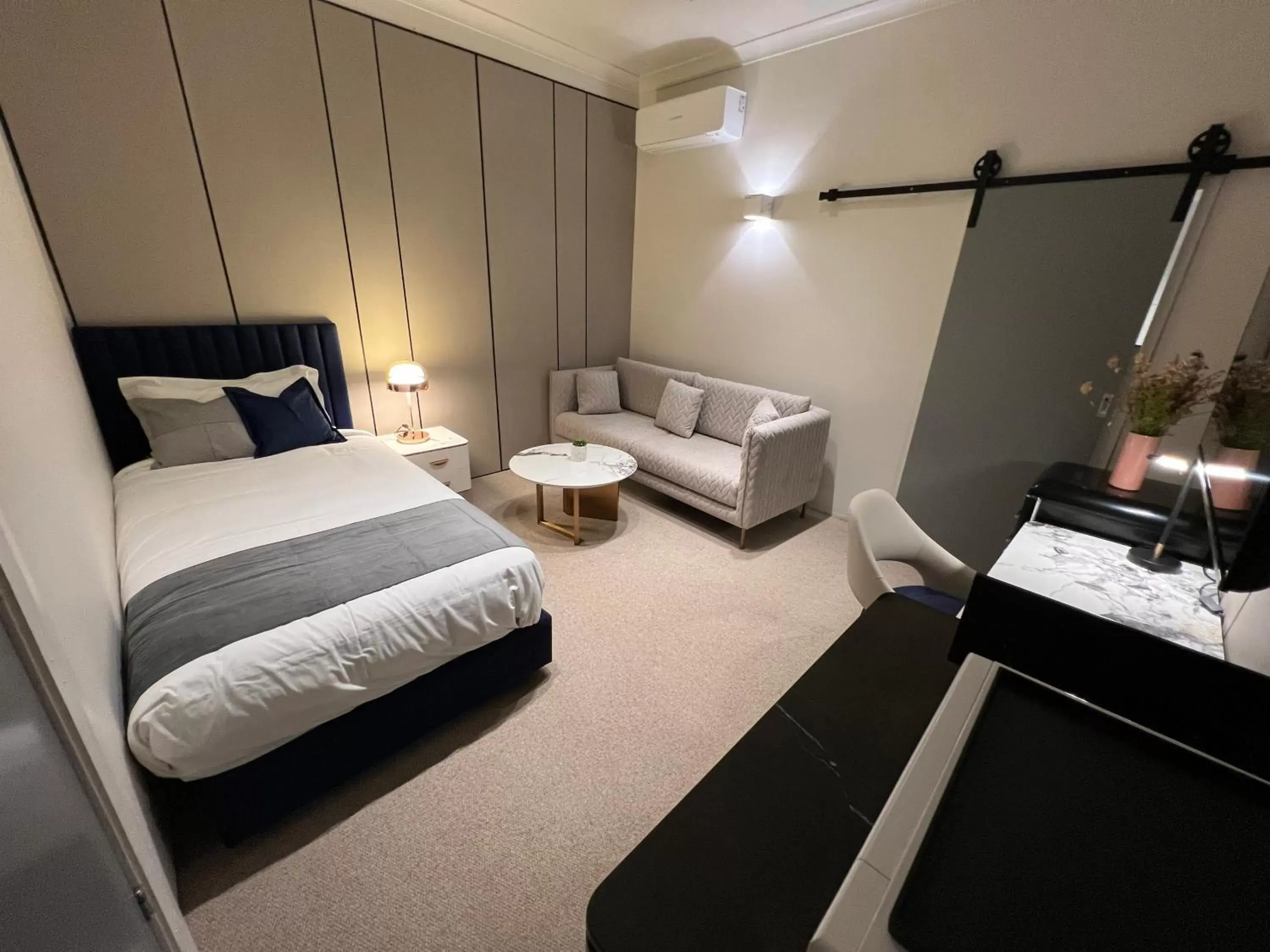 Deluxe Twin Suite in Lismore City Motor Inn Deluxe Twin Suite in Lismore City Motor Inn