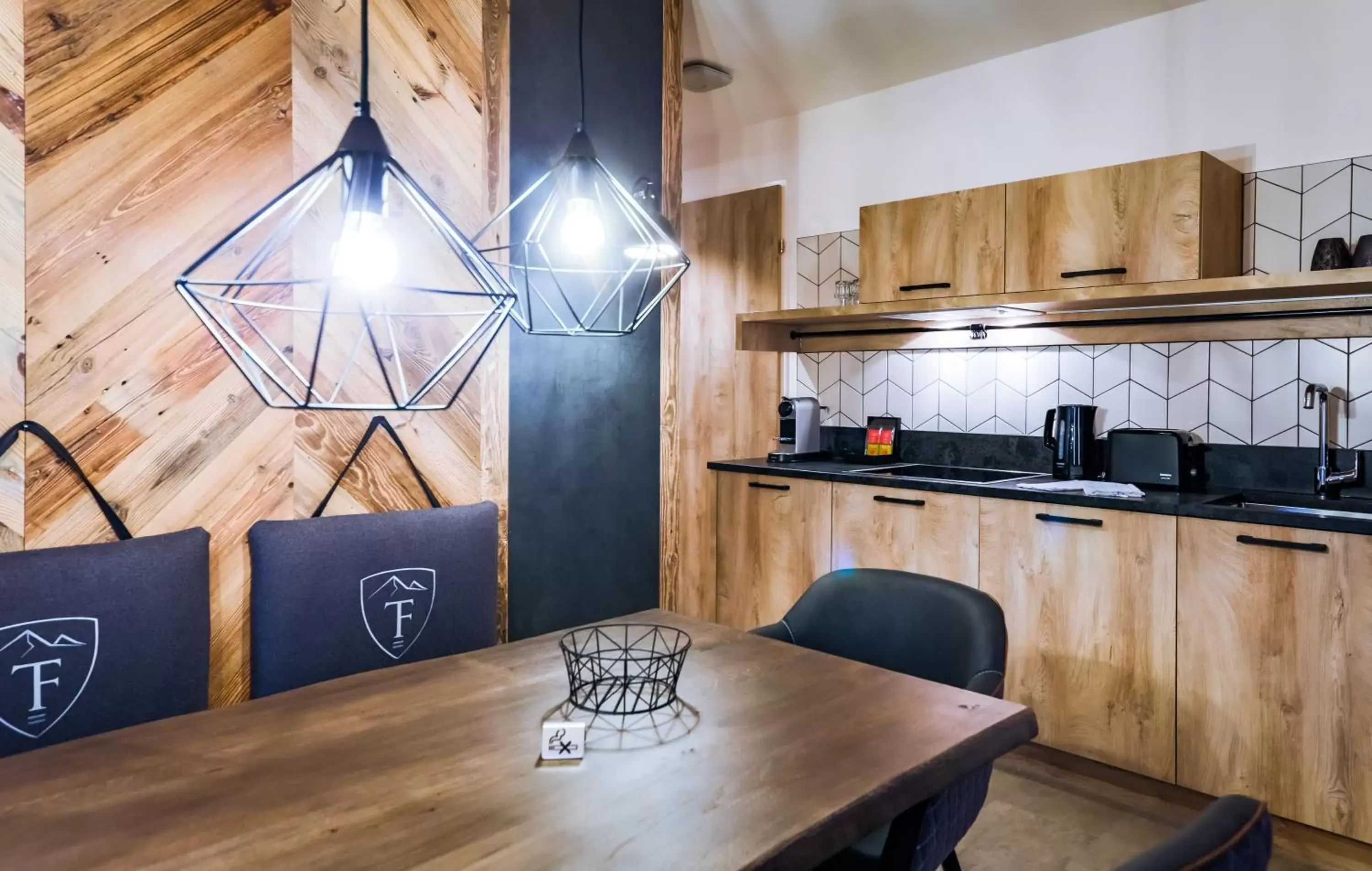 Kitchen or kitchenette, Kitchen/Kitchenette in 24 by AvenidA Hotel & Residences Kaprun