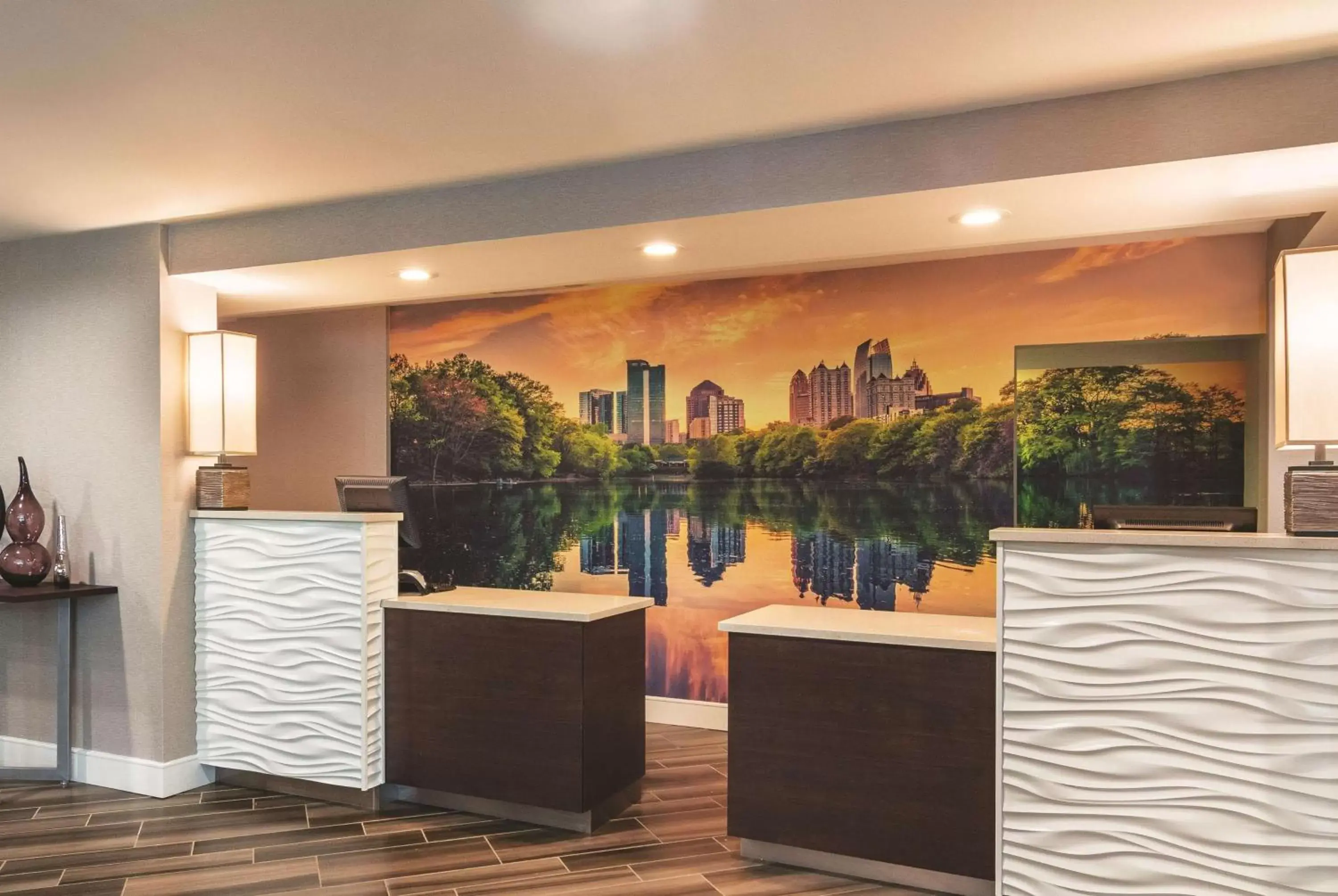 Lobby or reception, Lobby/Reception in La Quinta by Wyndham Atlanta Perimeter Medical