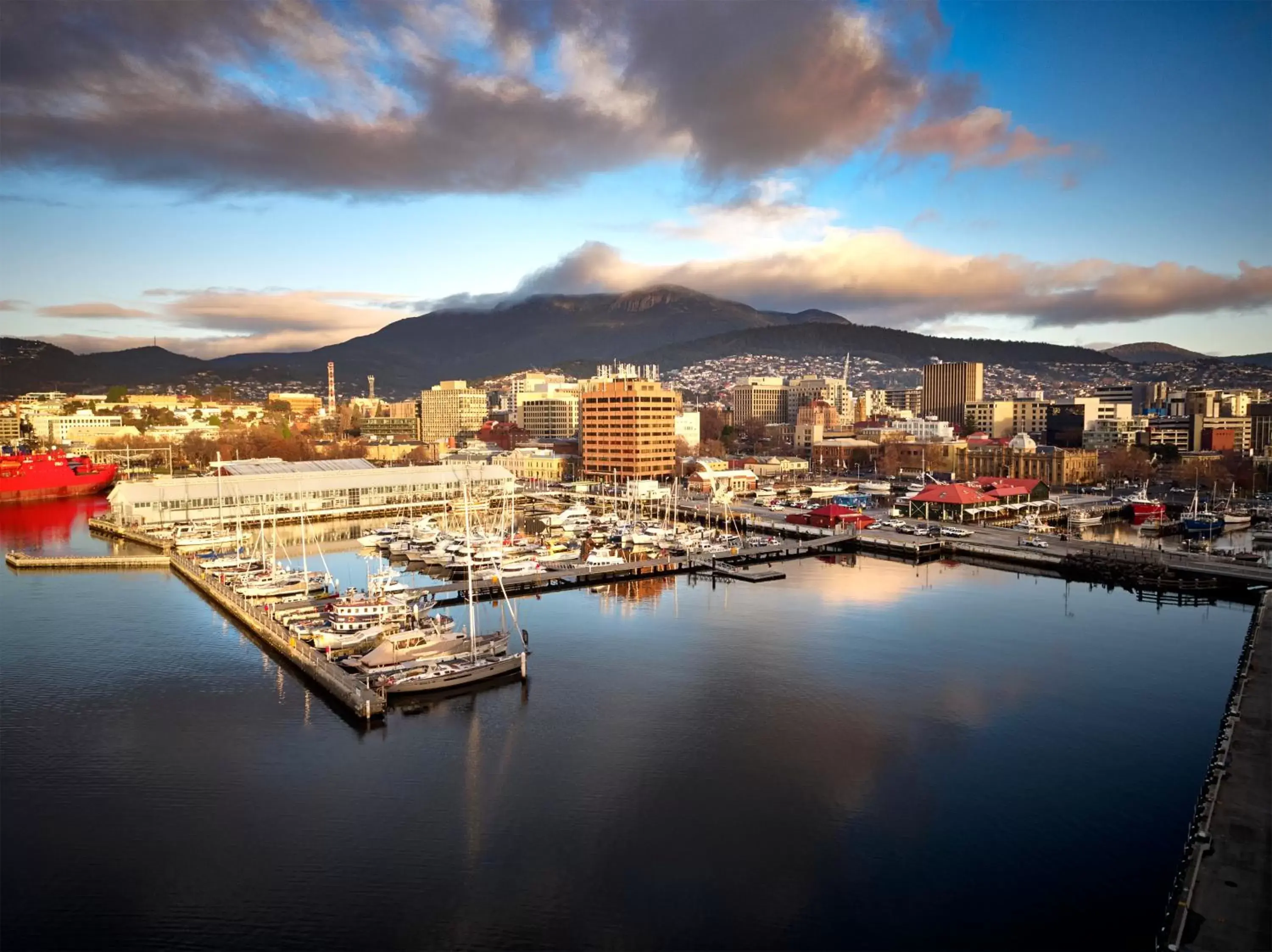 City view, Bird's-eye View in RACV Hobart Hotel