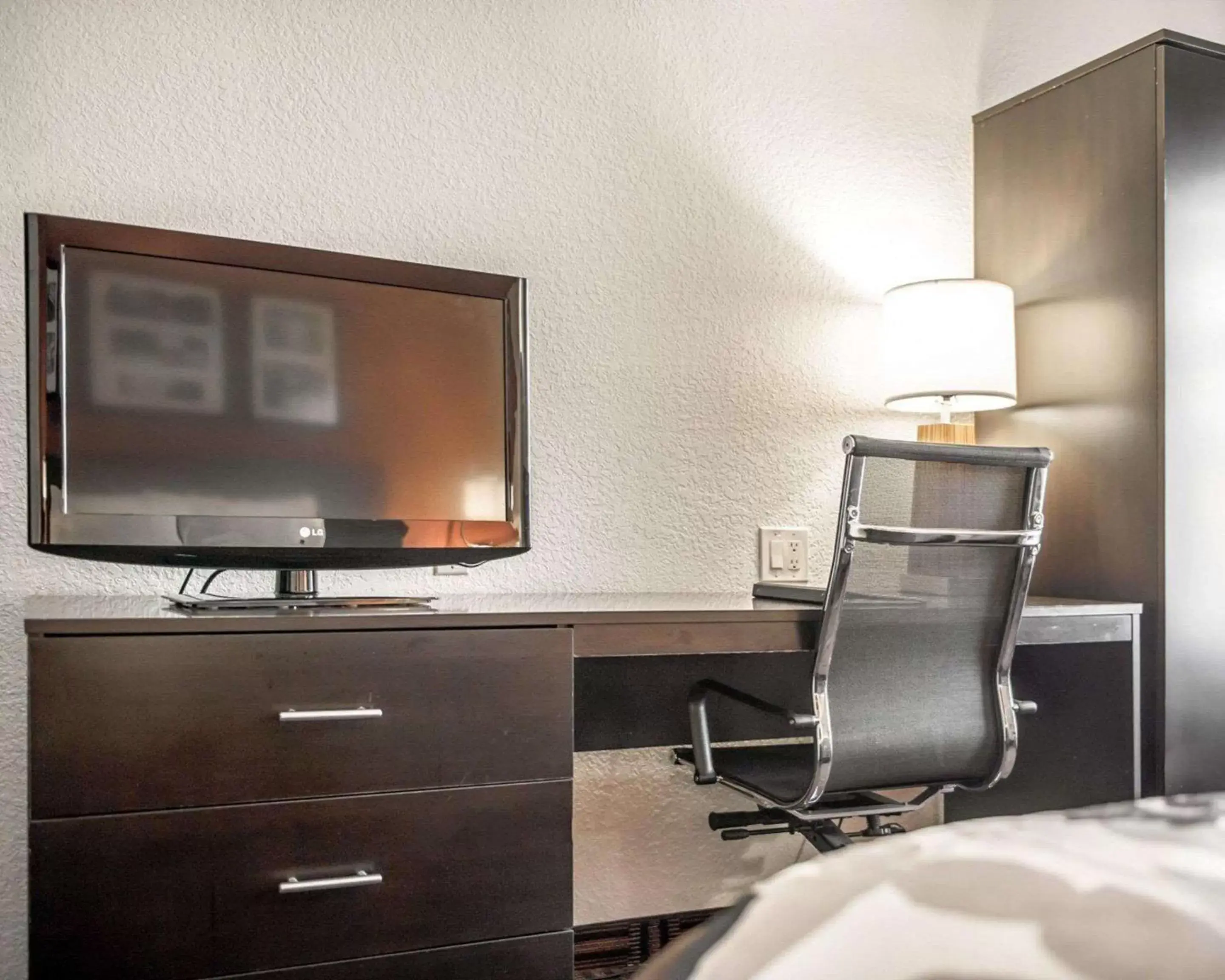 Photo of the whole room, TV/Entertainment Center in Sleep Inn O'Fallon near I-64