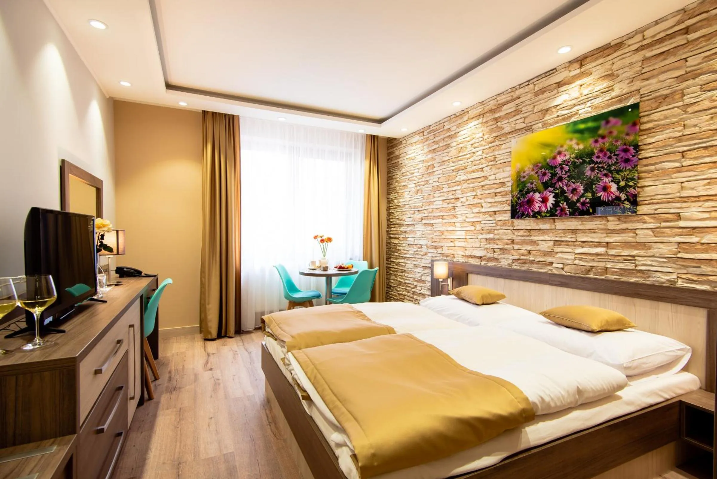 Photo of the whole room, Bed in Hotel Viktor