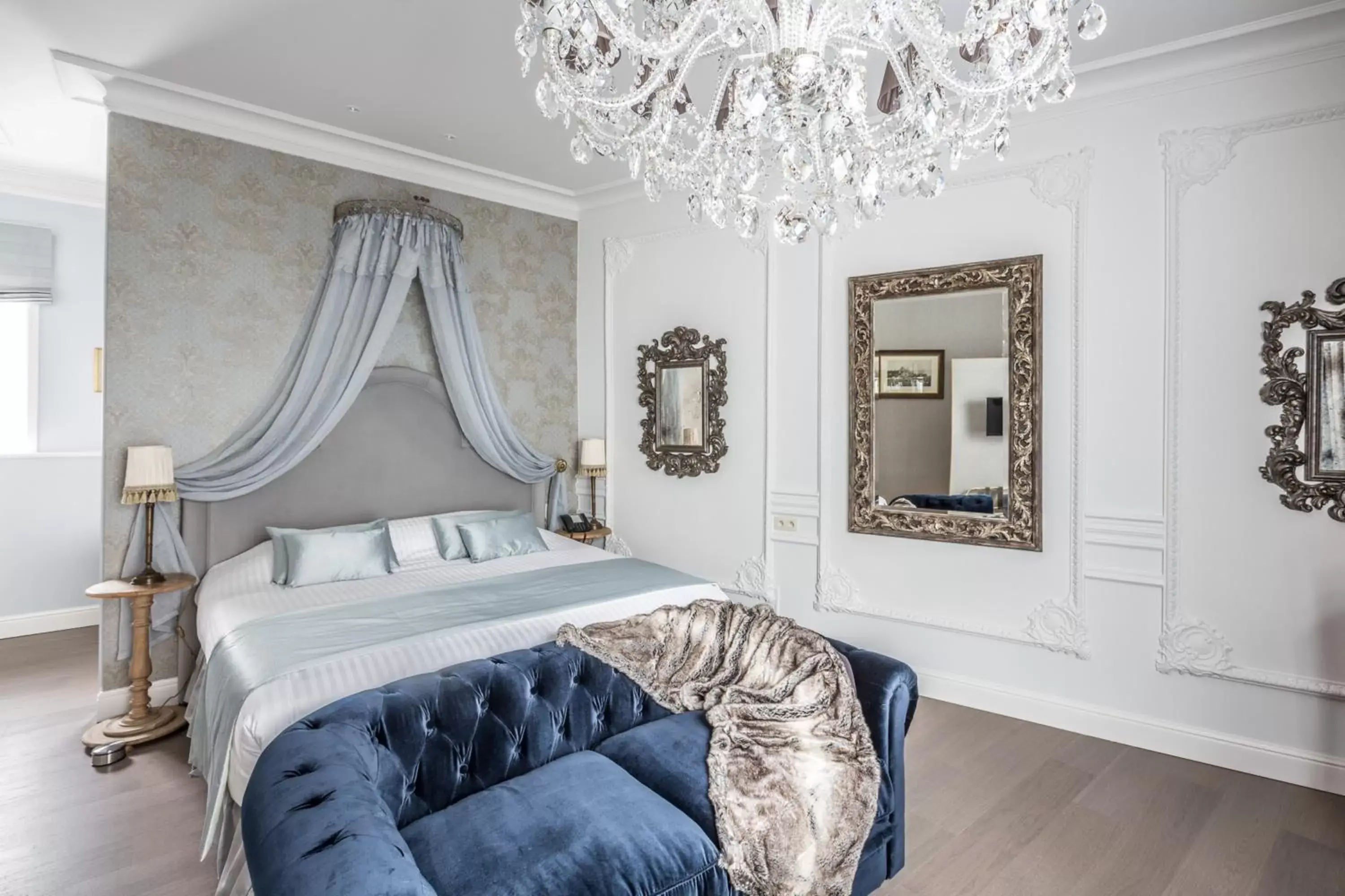 Photo of the whole room, Room Photo in Boutique Hotel De Castillion - Small elegant family hotel