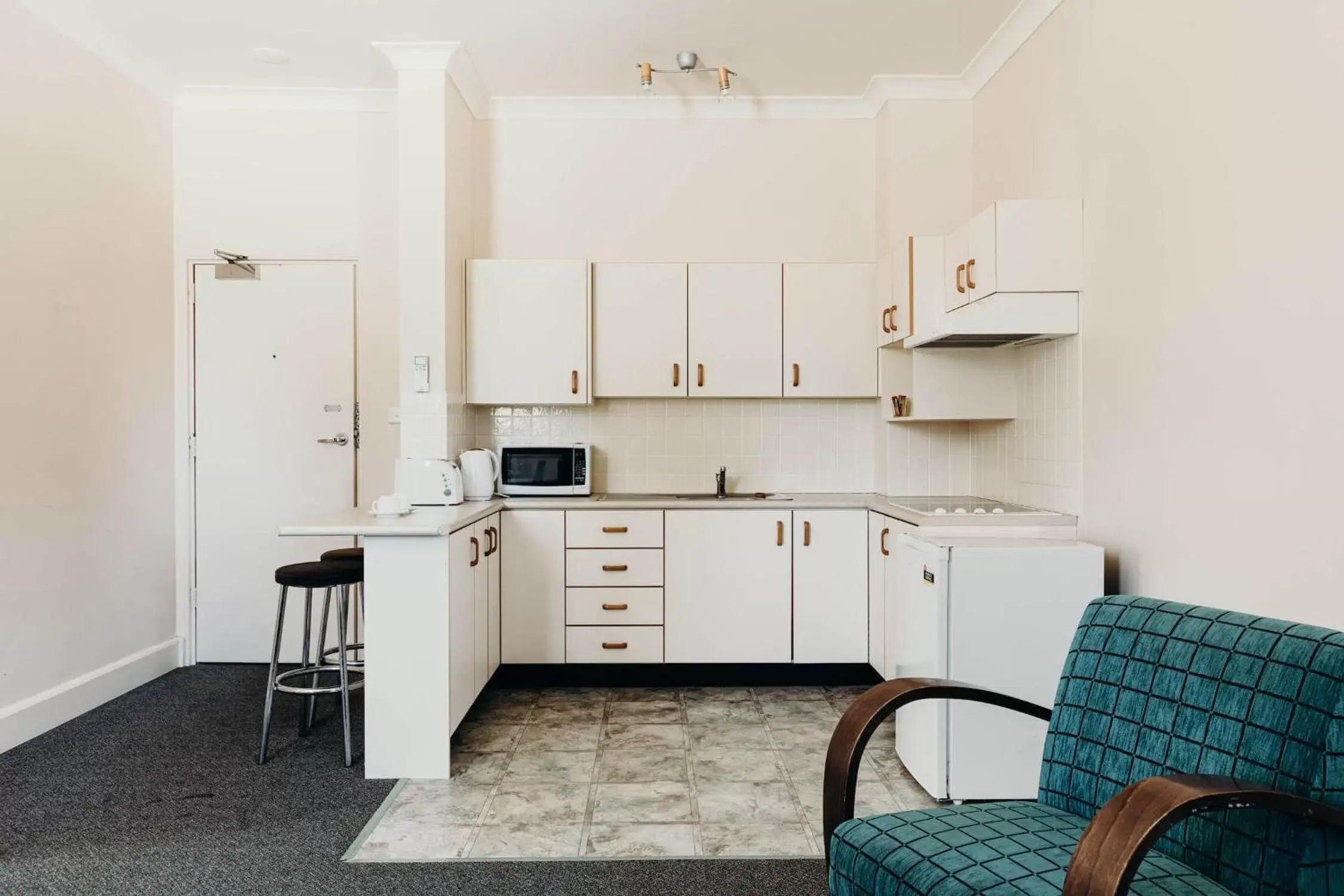 Kitchen or kitchenette, Kitchen/Kitchenette in Port Macquarie Hotel