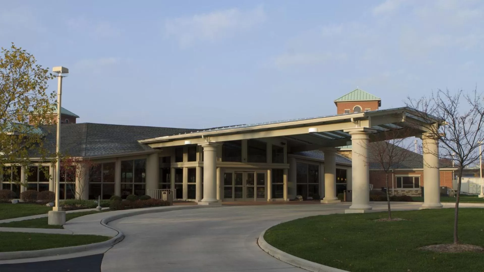Facade/entrance in The Inn at Ohio Northern University